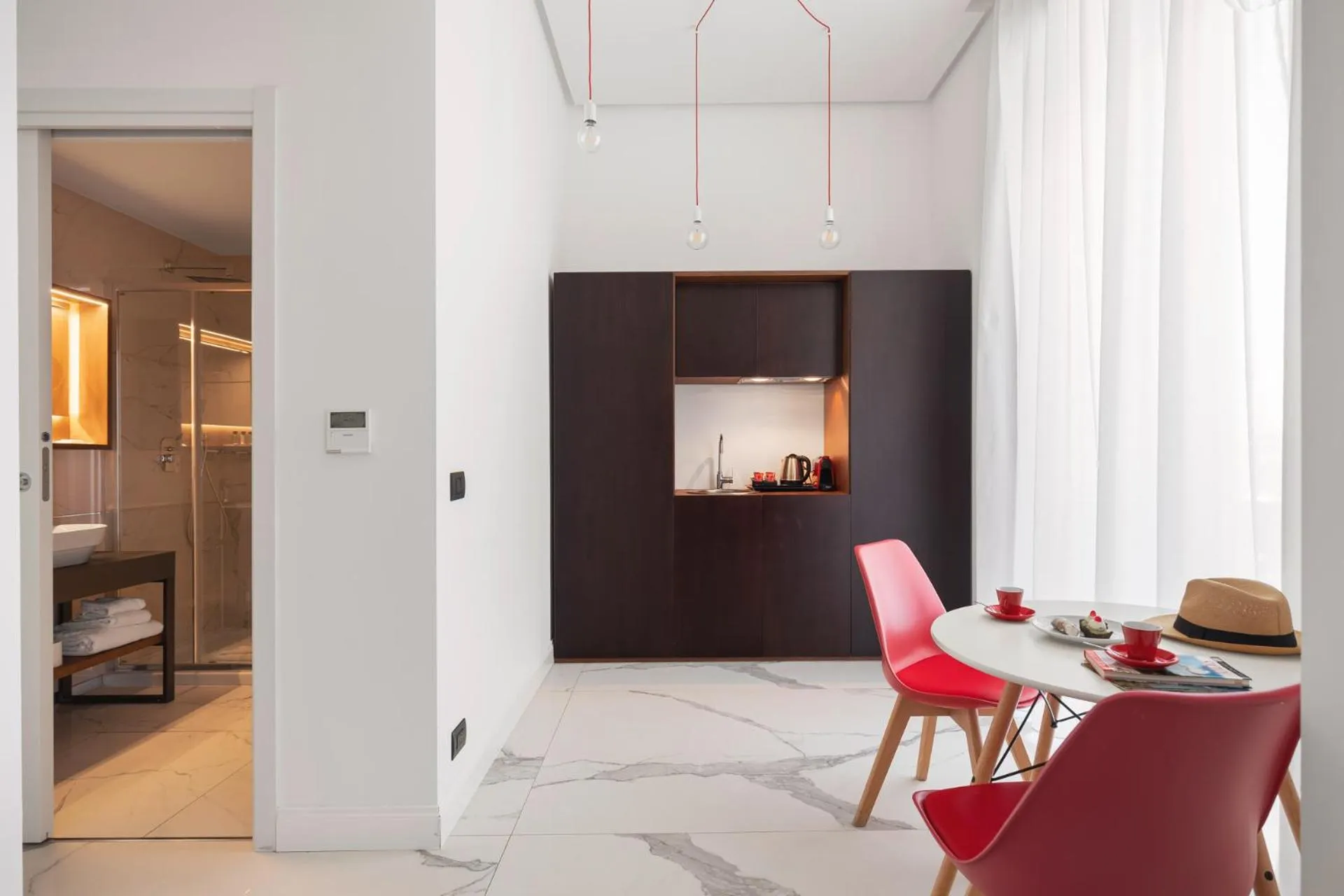 Kitchen or kitchenette in Palazzo Sovrana Serviced Luxury Apartments