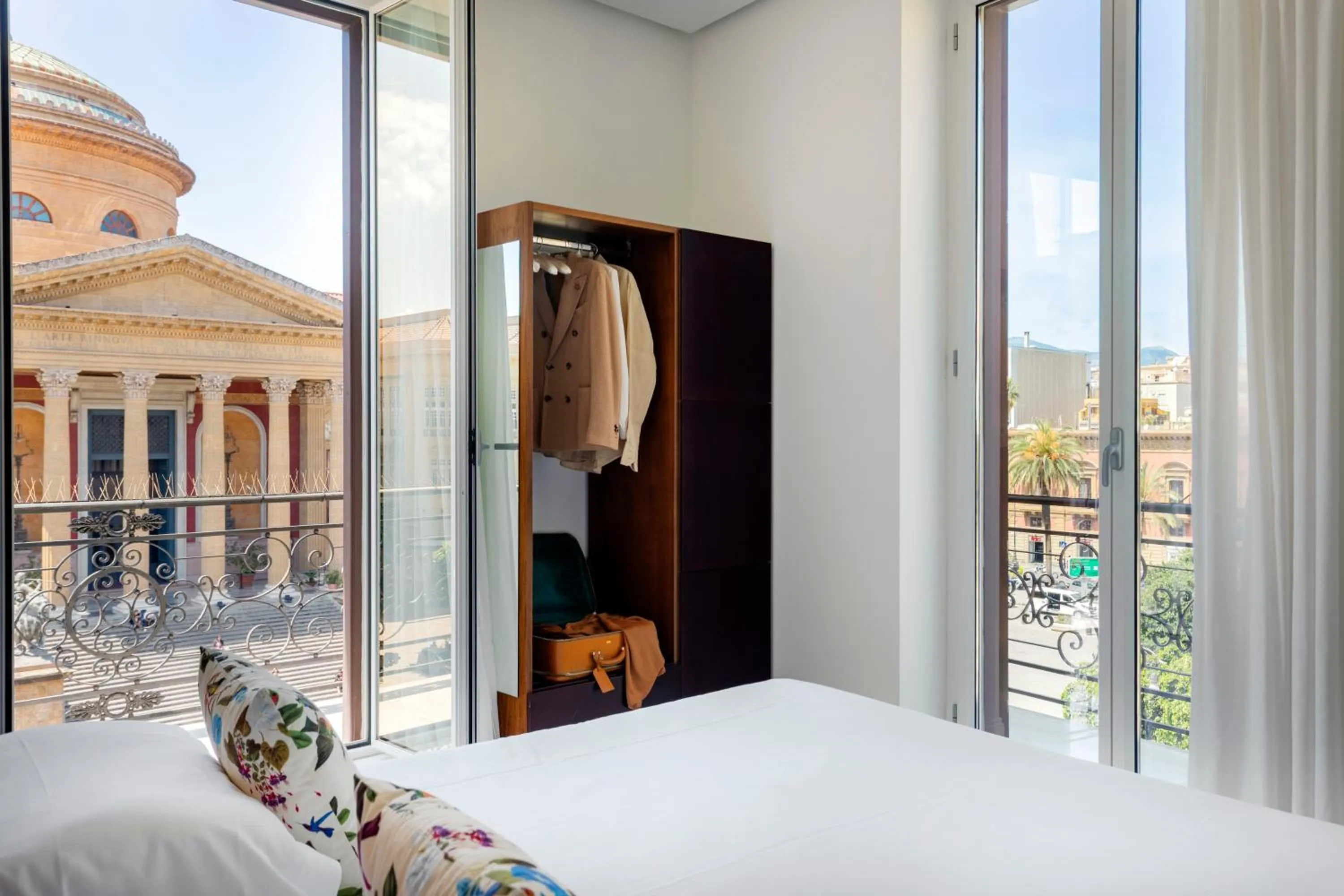 Bed in Palazzo Sovrana Serviced Luxury Apartments