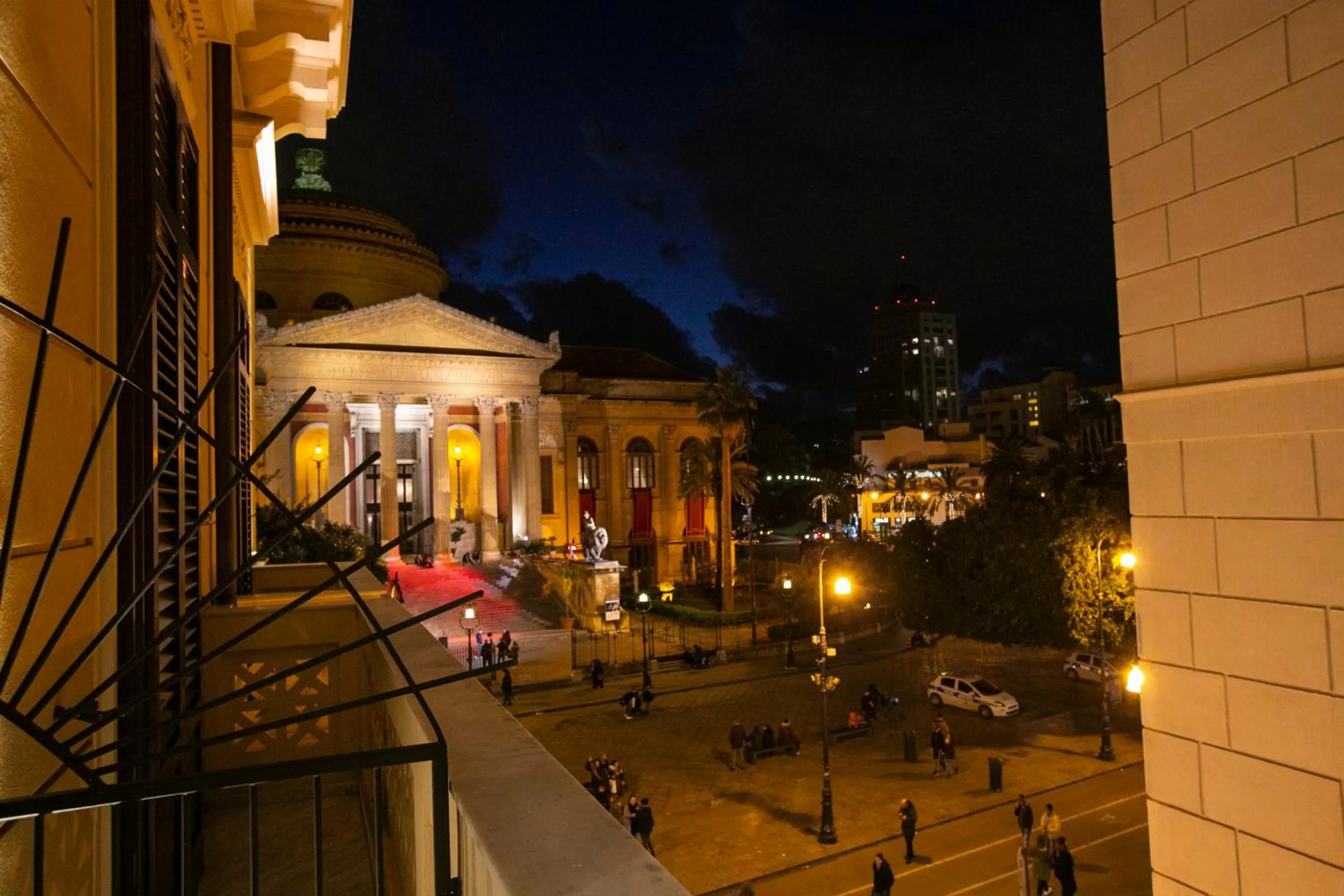 Night in Palazzo Sovrana Serviced Luxury Apartments