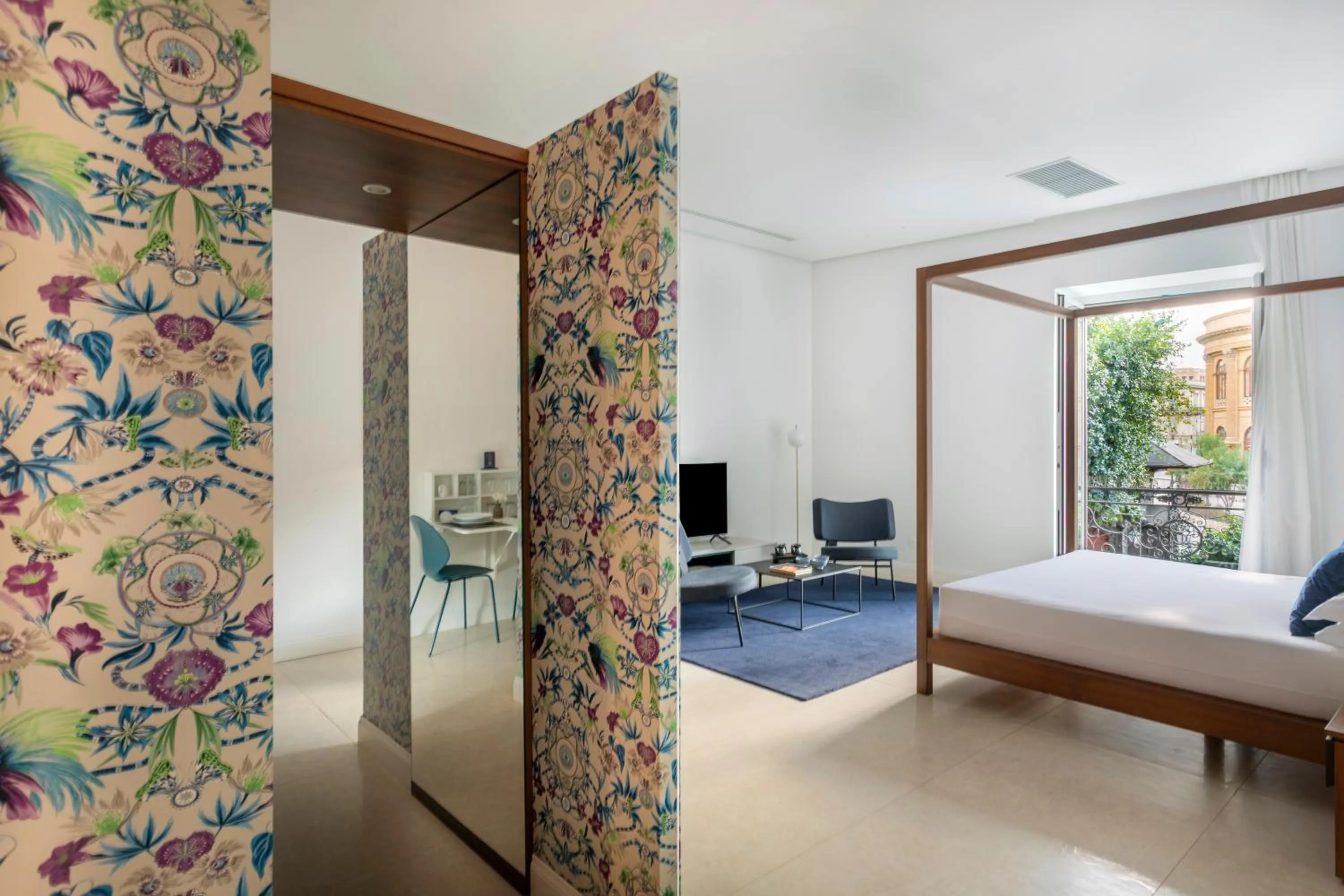 Bed in Palazzo Sovrana Serviced Luxury Apartments