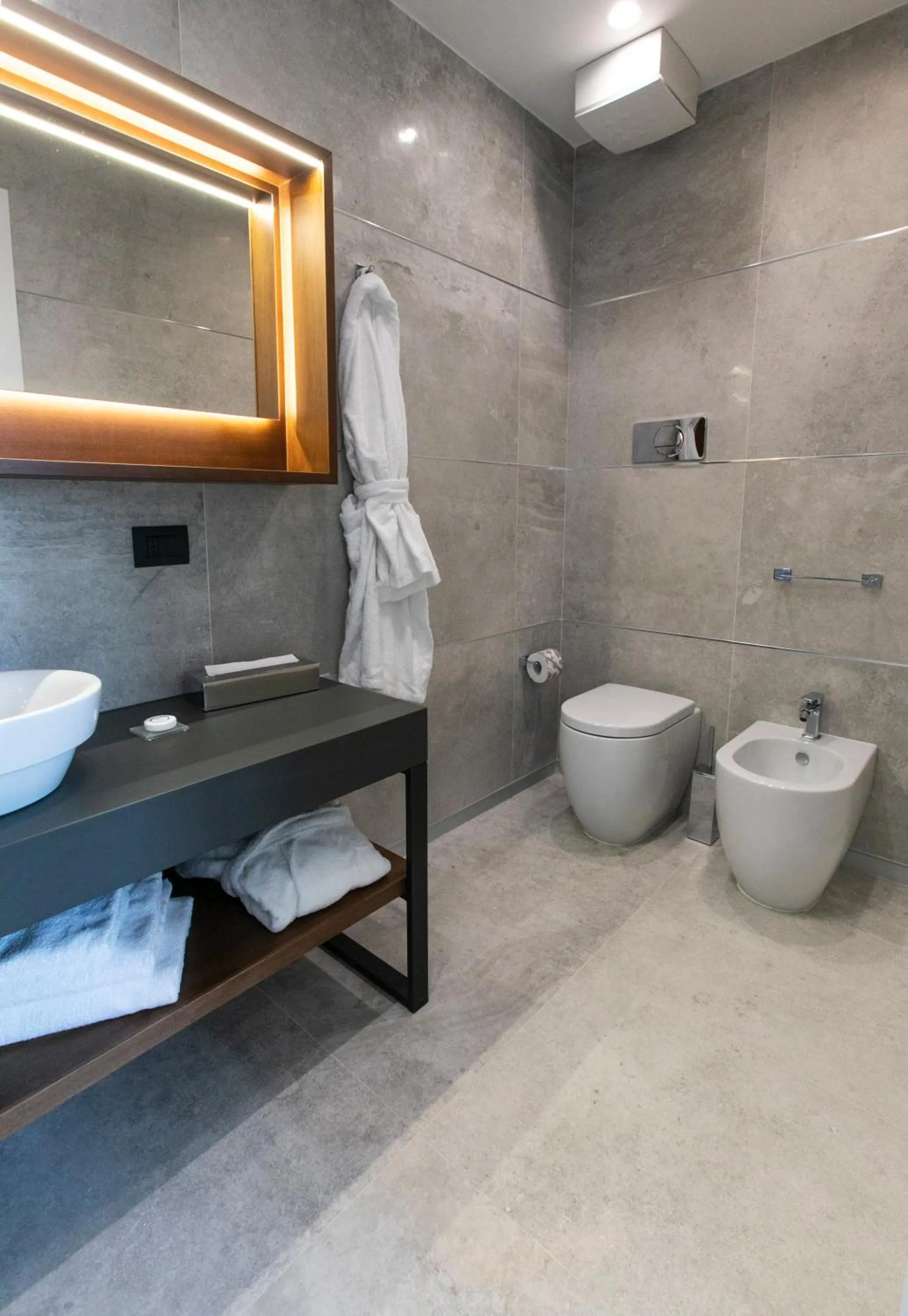 Bathroom in Palazzo Sovrana Serviced Luxury Apartments