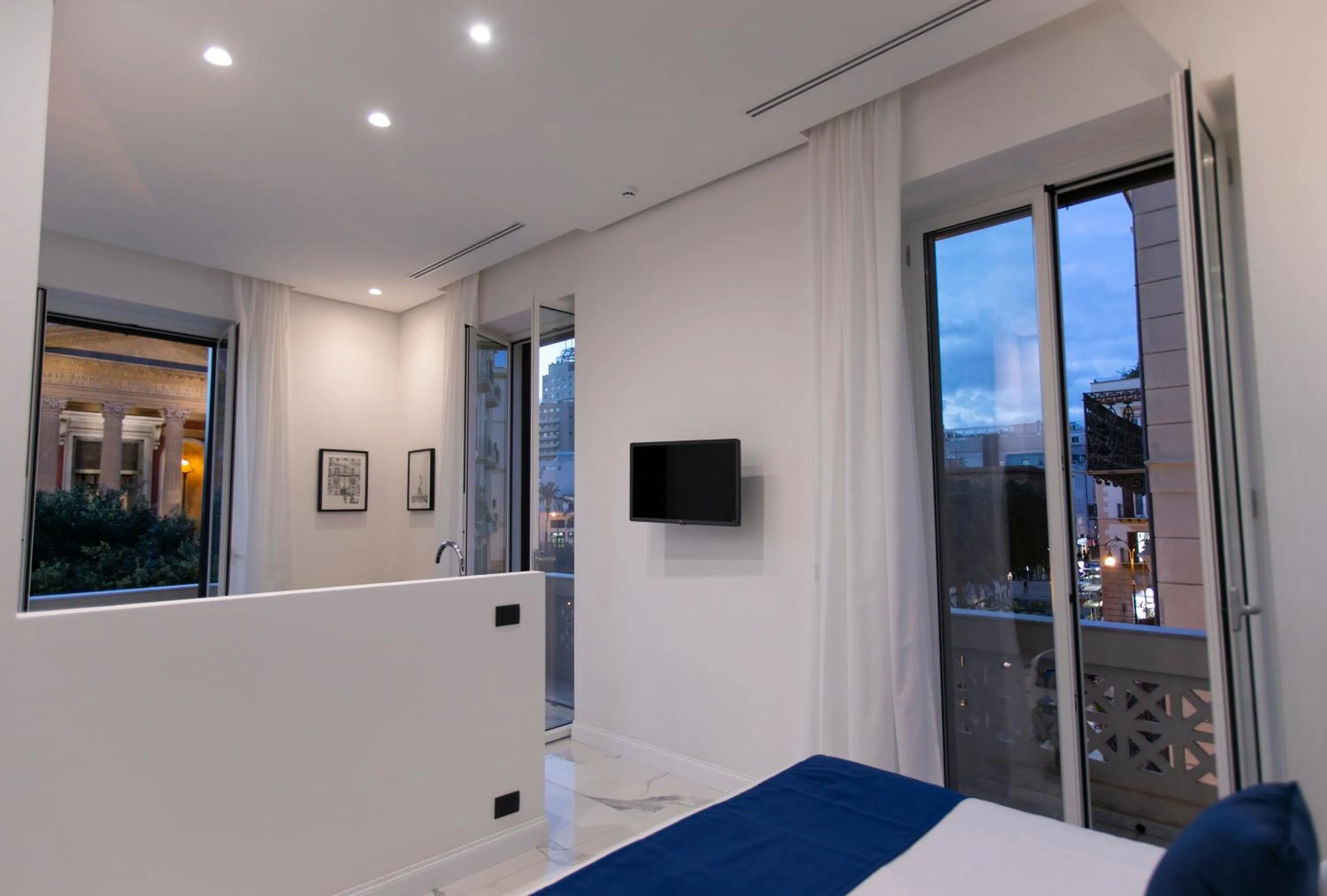 Photo of the whole room in Palazzo Sovrana Serviced Luxury Apartments