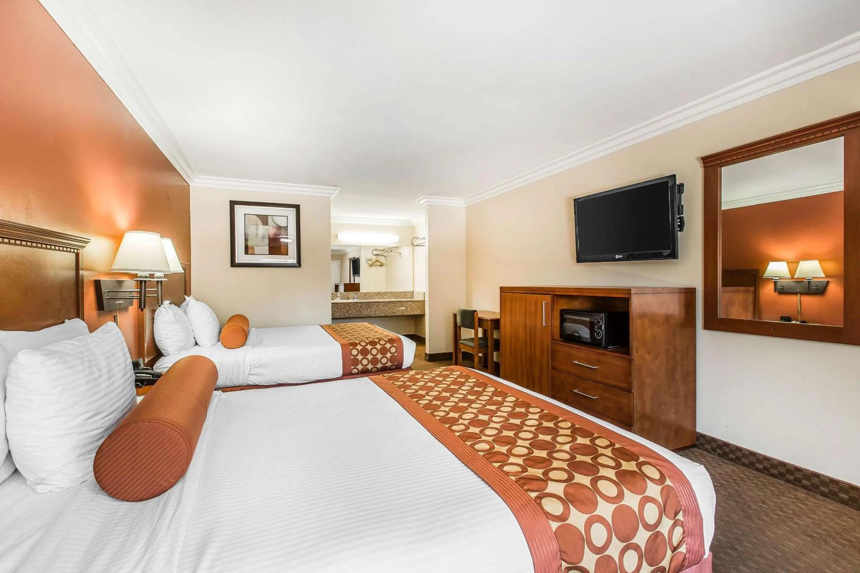 Bedroom, Bed in Rodeway Inn & Suites Canyon Lake-Menifee West