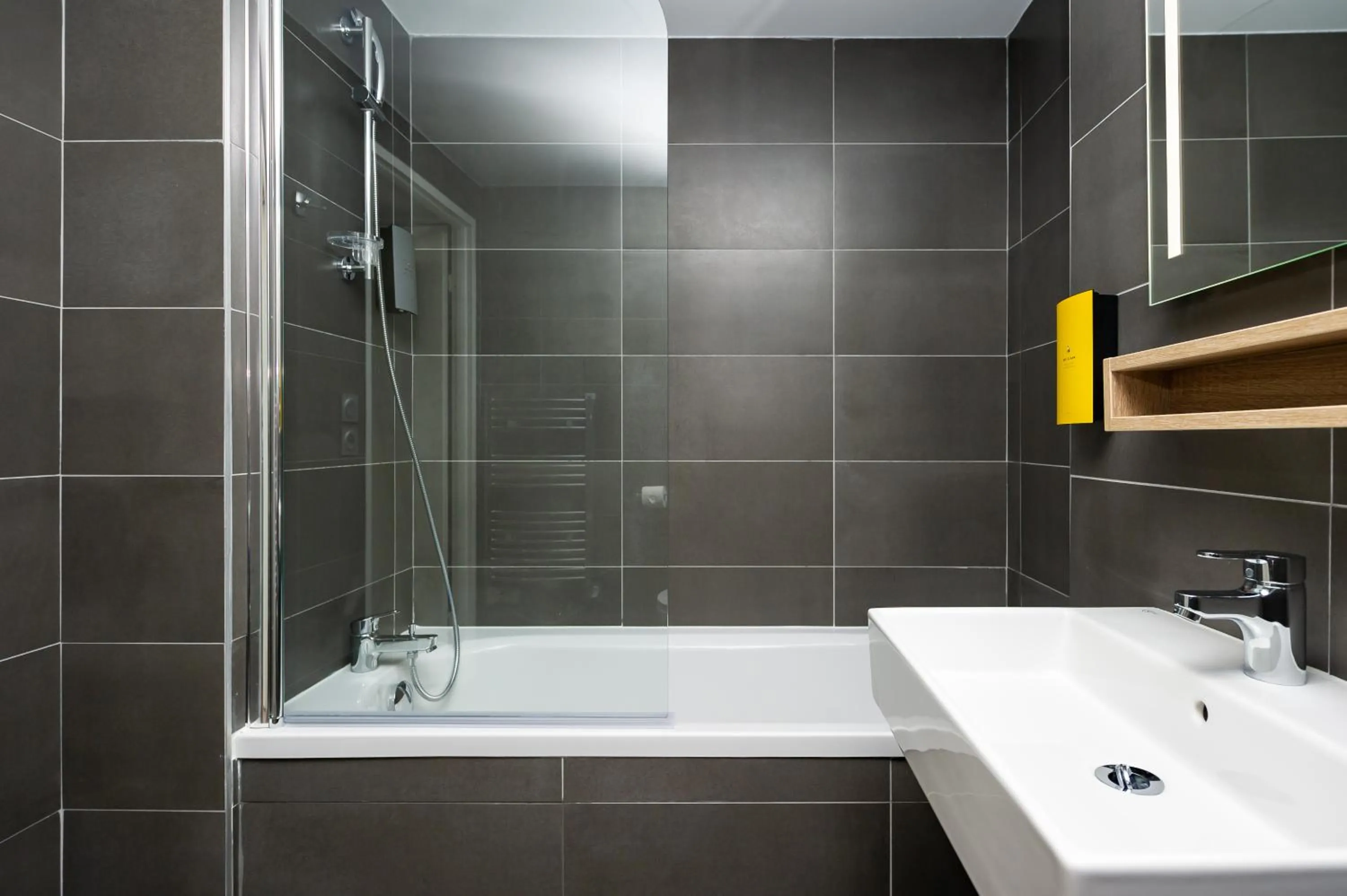 Bathroom in Staycity Aparthotels near Disneyland Paris