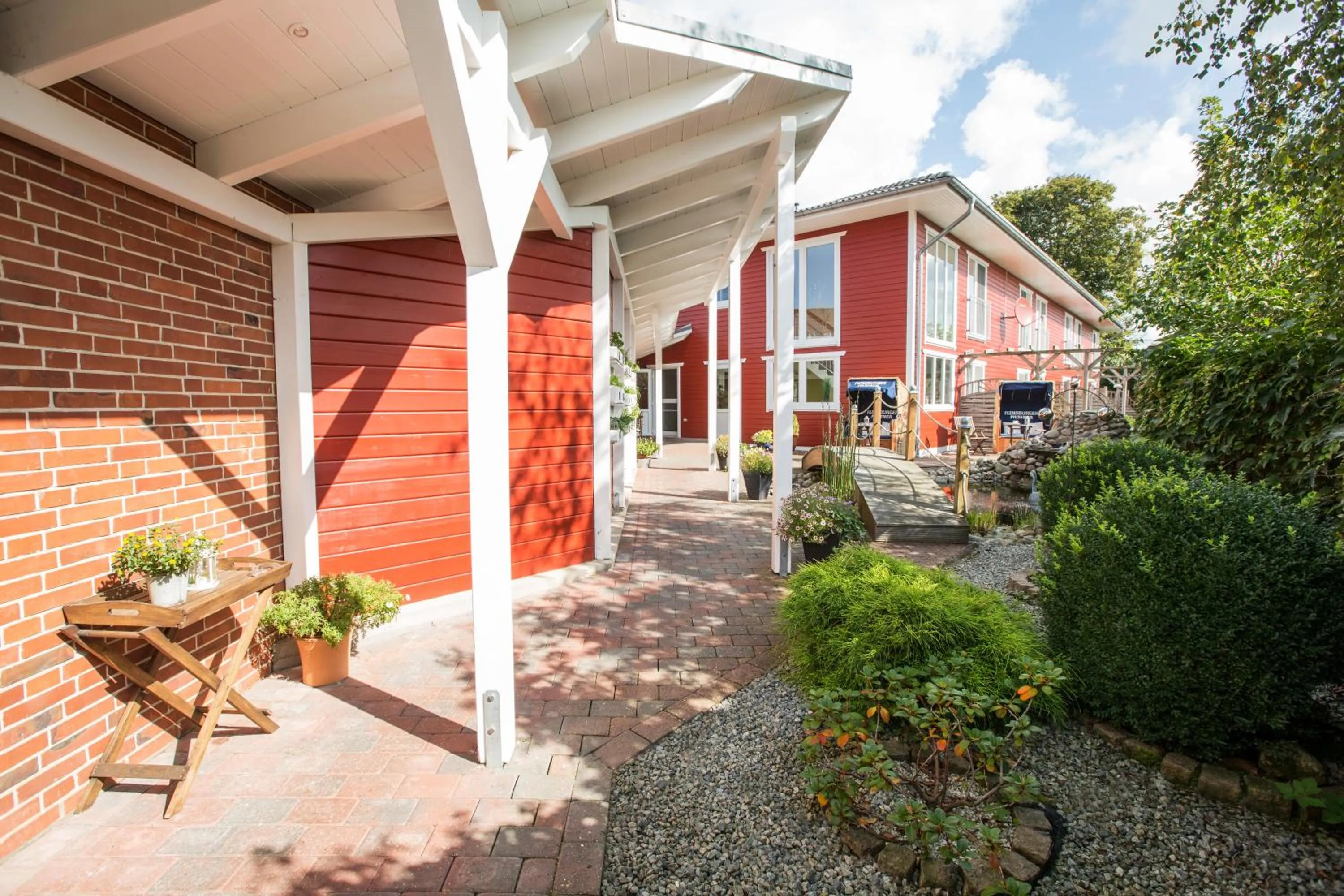 Facade/entrance in Paulsen's Landhotel und Restaurant