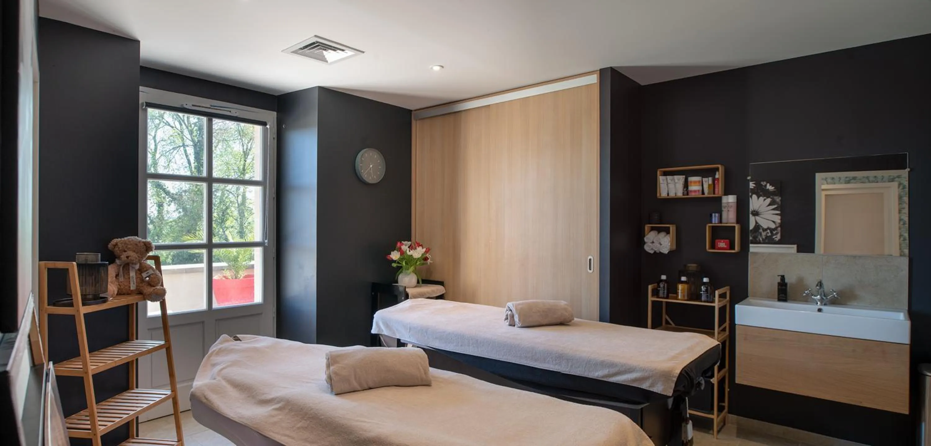 Spa and wellness centre/facilities, Bed in Le Monastère de Saint Mont Hôtel & Spa