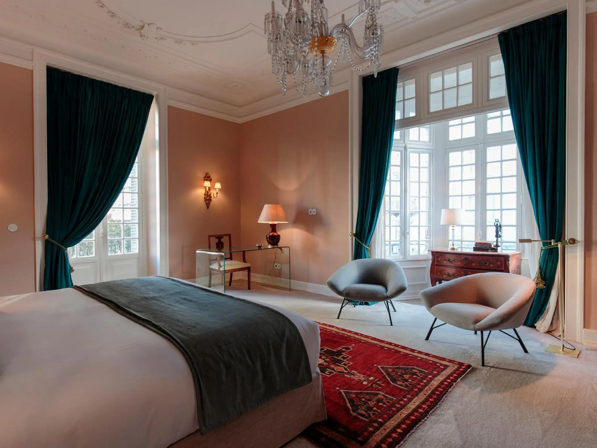 Bed in Dear Lisbon - Valmor Palace