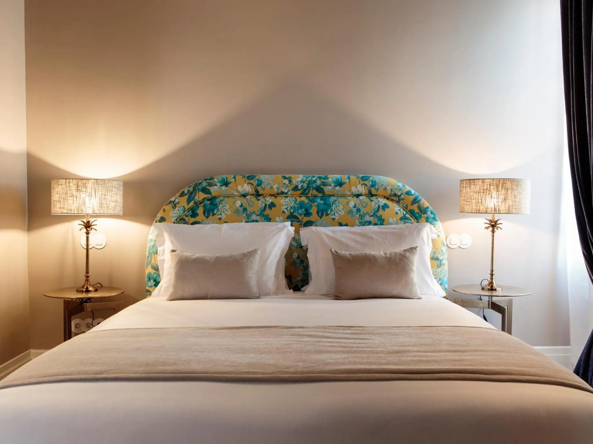 Bed in Dear Lisbon - Valmor Palace