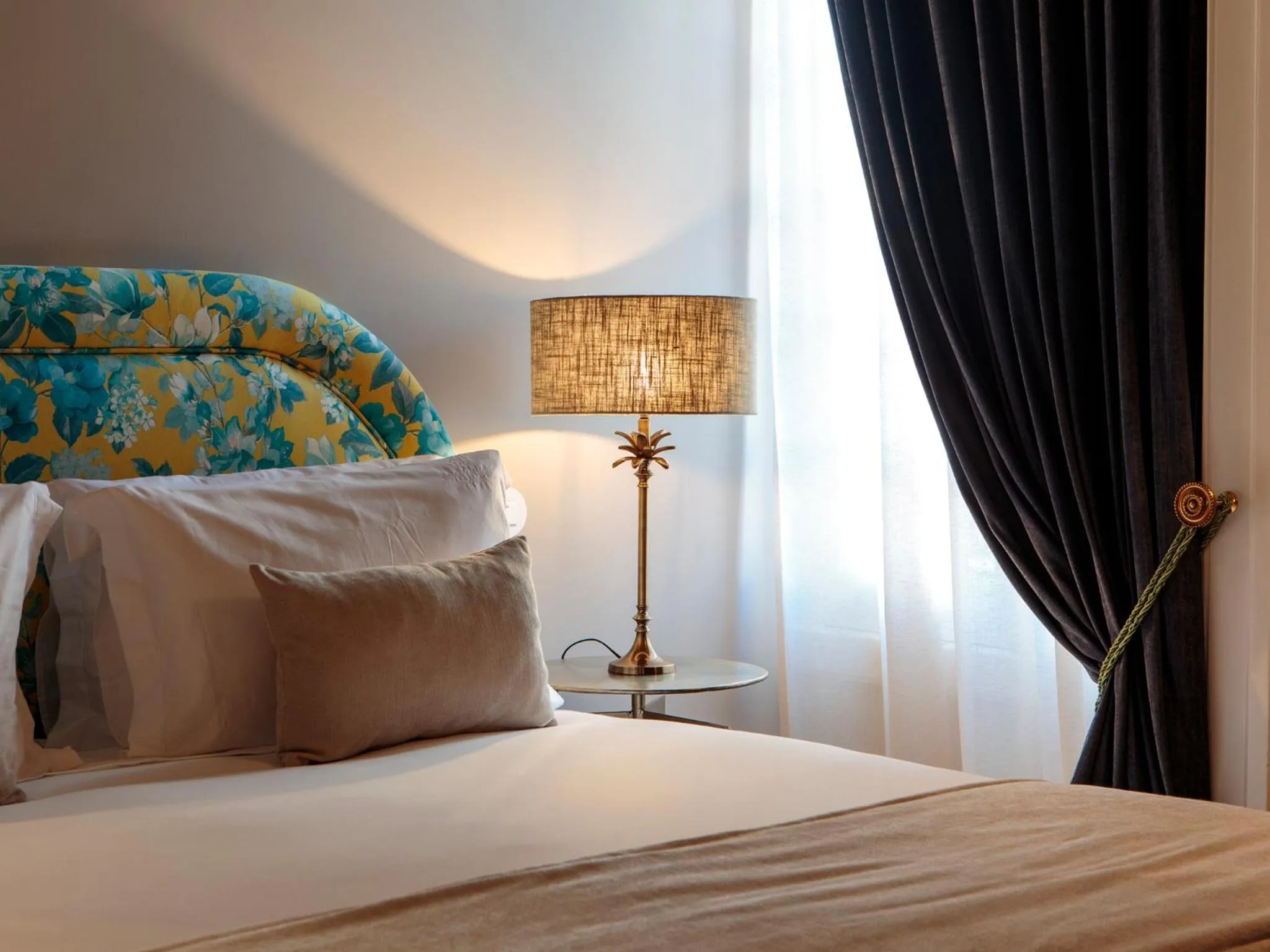 Bed in Dear Lisbon - Valmor Palace