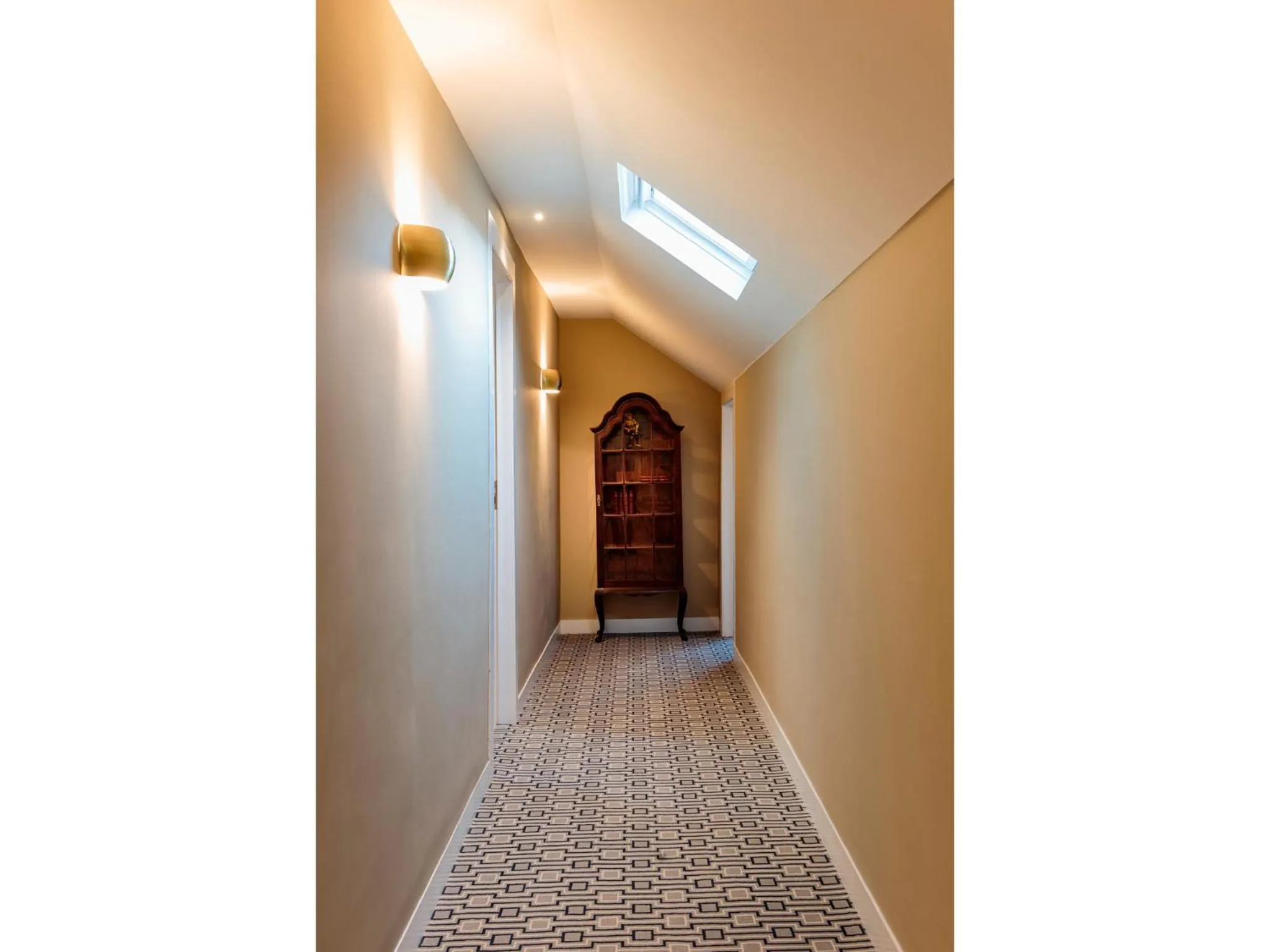 Photo of the whole room in Dear Lisbon - Valmor Palace