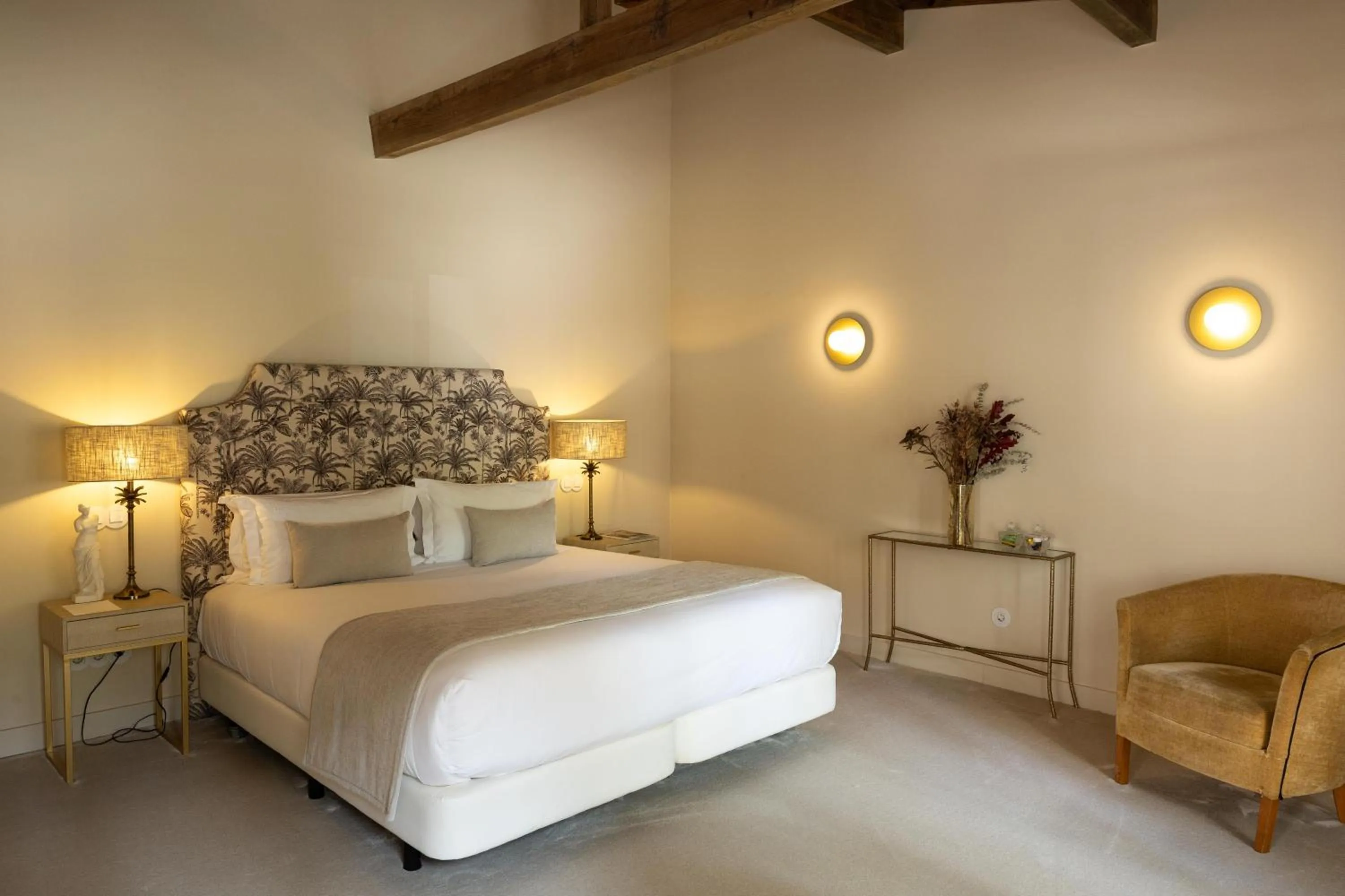 Bedroom, Bed in Dear Lisbon - Valmor Palace