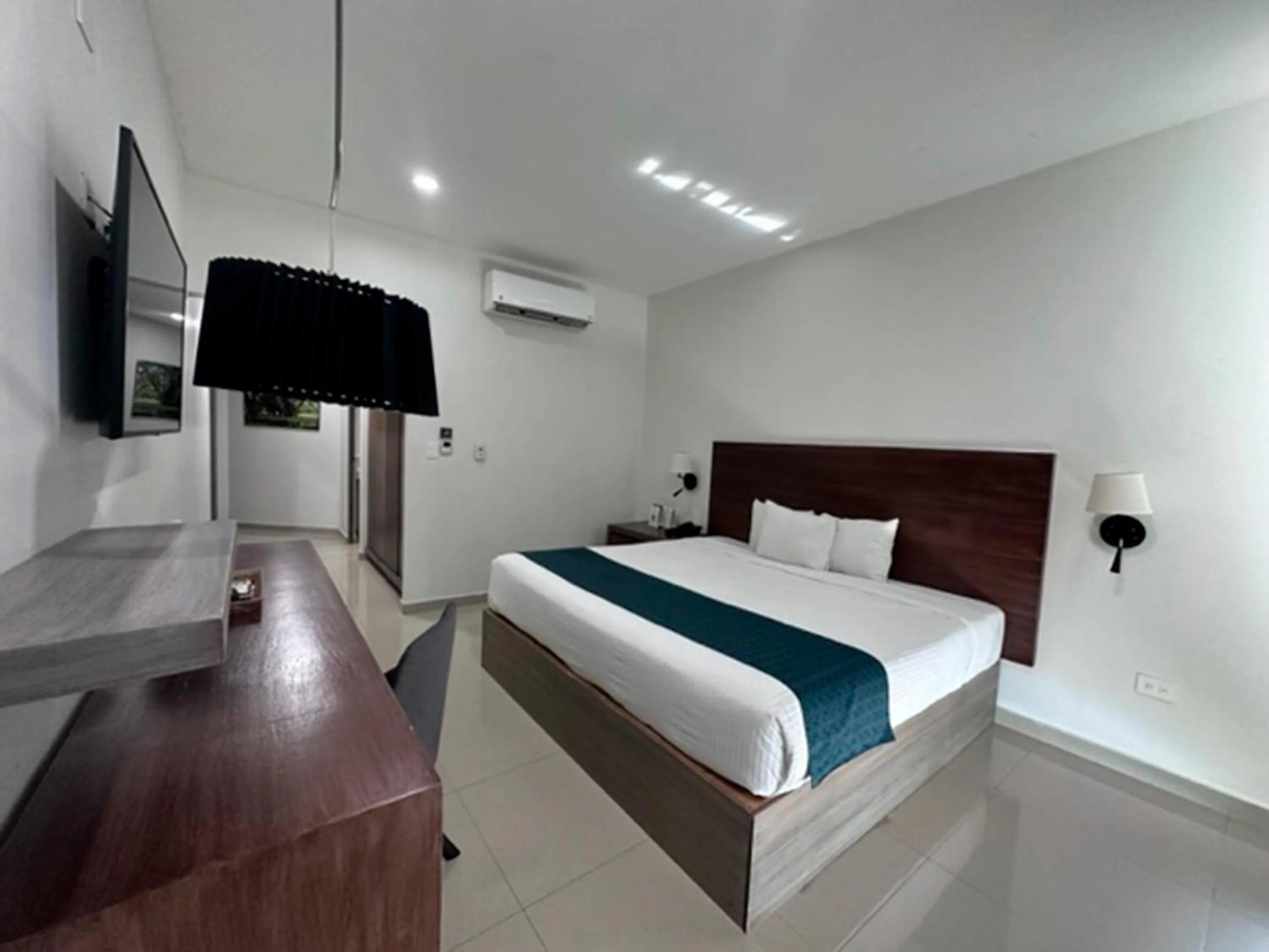 TV and multimedia, Bed in InHouse Hotel Culiacán