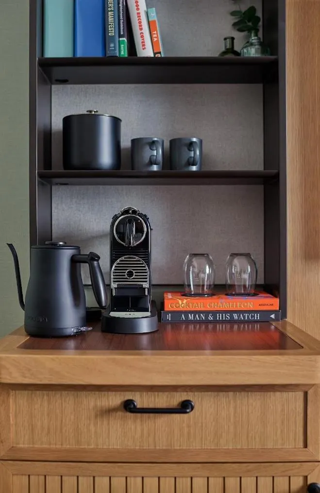 Coffee/tea facilities in L7 Chicago by LOTTE