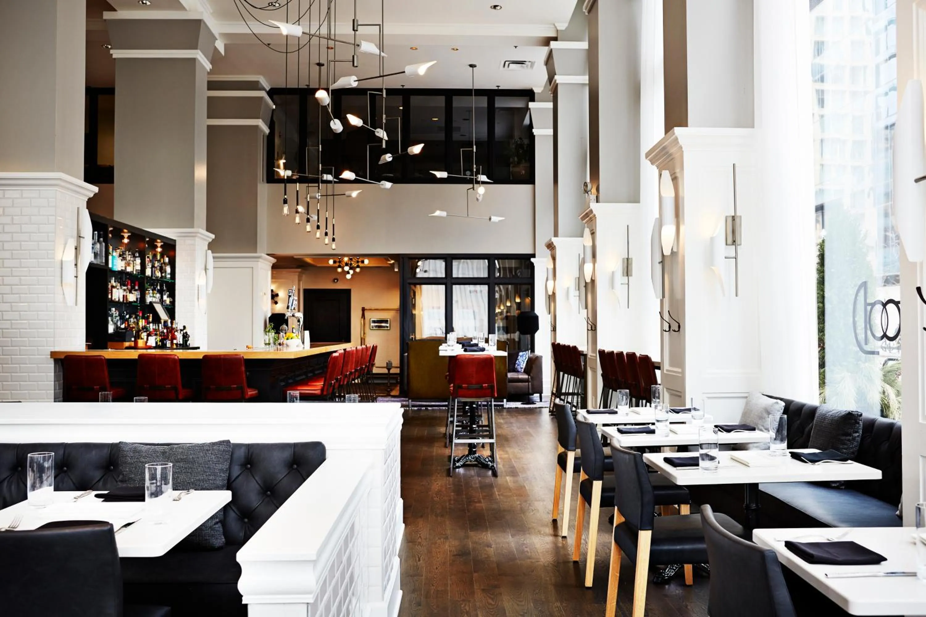 Restaurant/places to eat in Staypineapple, An Iconic Hotel, The Loop