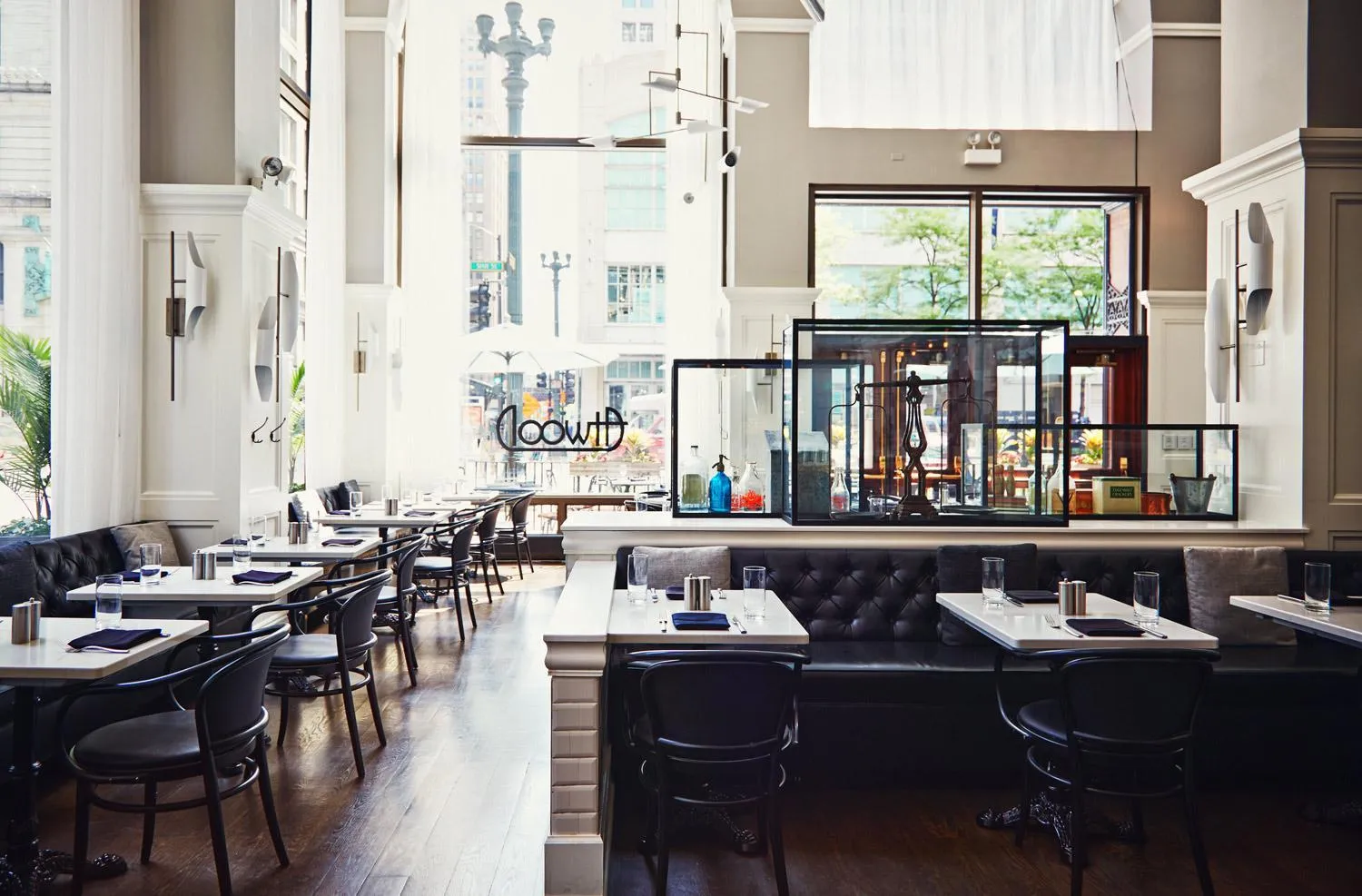 Restaurant/places to eat in Staypineapple, An Iconic Hotel, The Loop