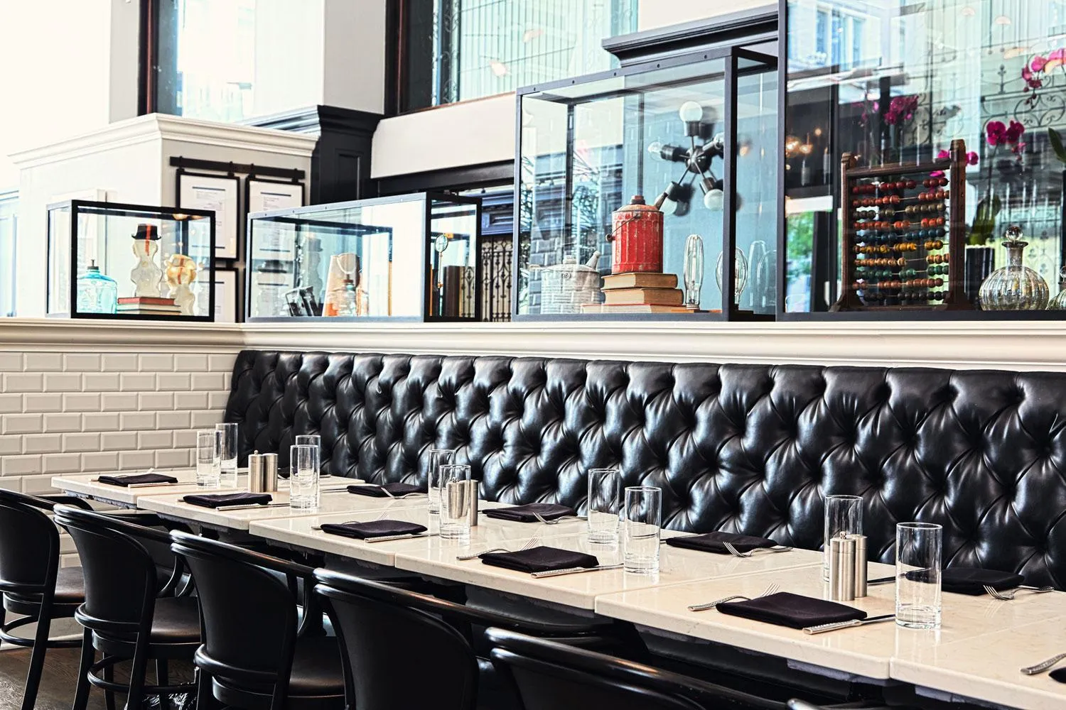 Restaurant/places to eat in Staypineapple, An Iconic Hotel, The Loop