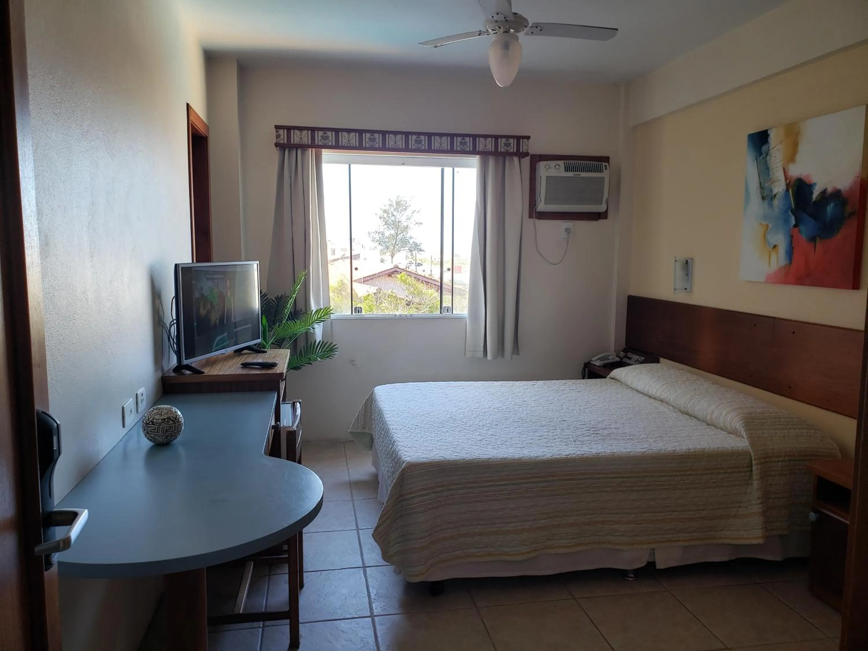 Photo of the whole room, Bed in De Rose Praia Hotel