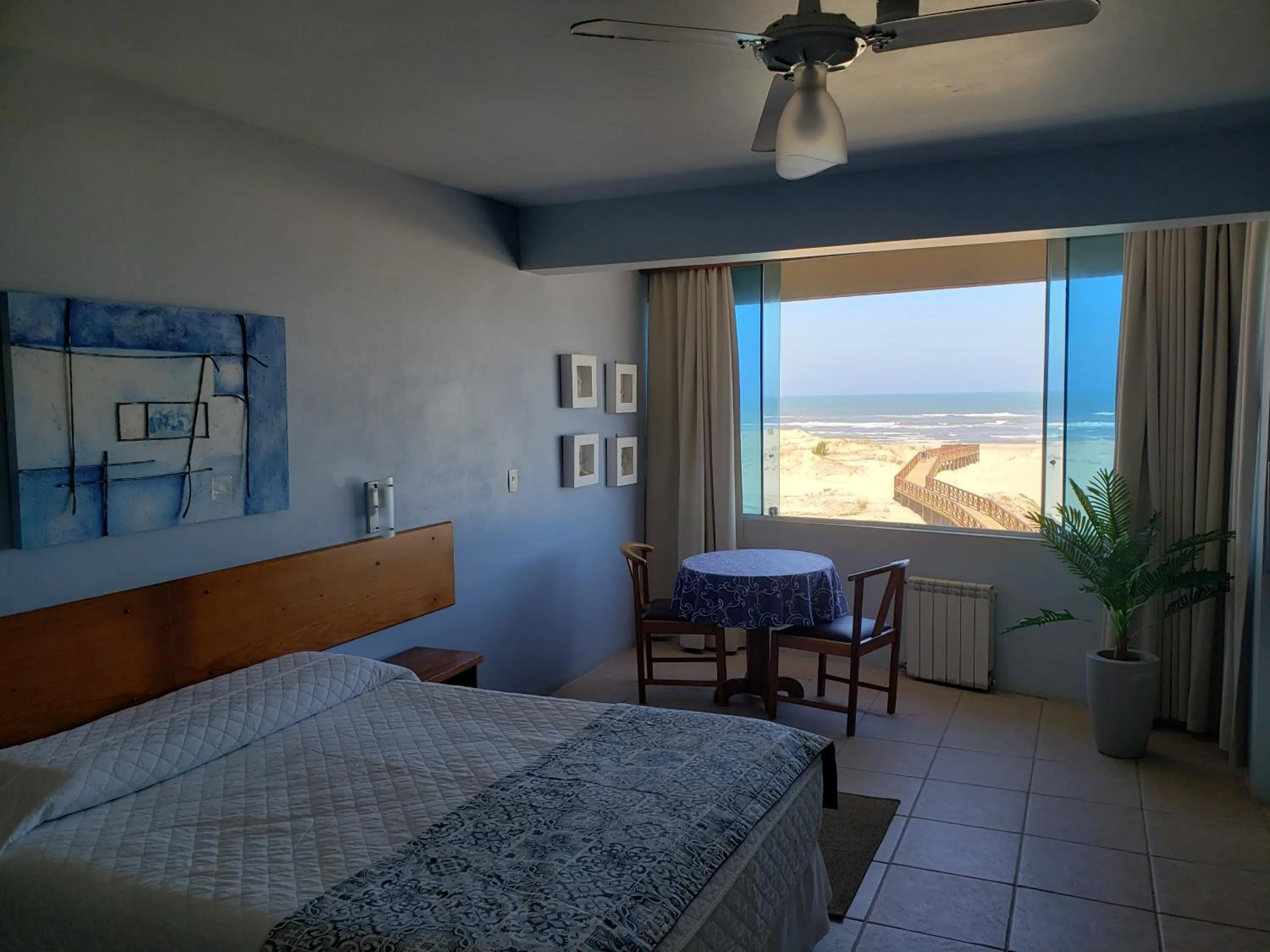 Bed in De Rose Praia Hotel