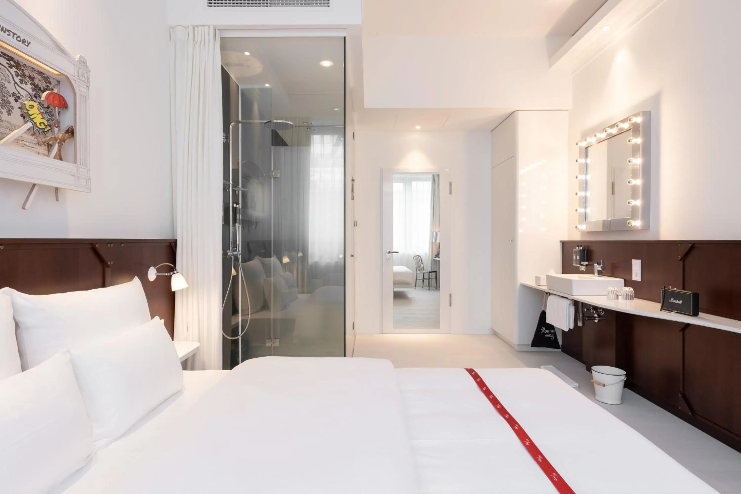 Photo of the whole room, Bed in Ruby Leni Hotel Dusseldorf