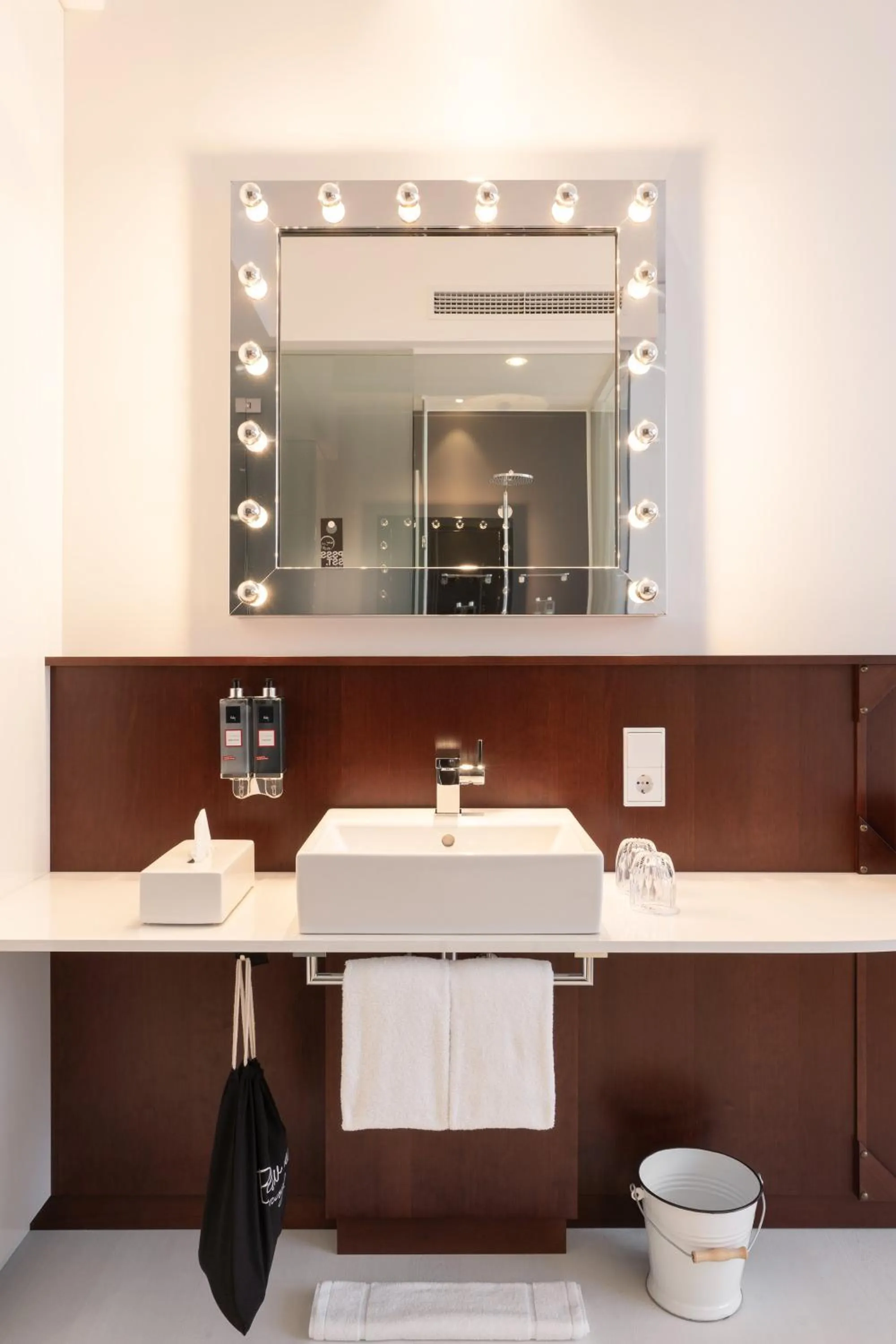 Bathroom in Ruby Leni Hotel Dusseldorf