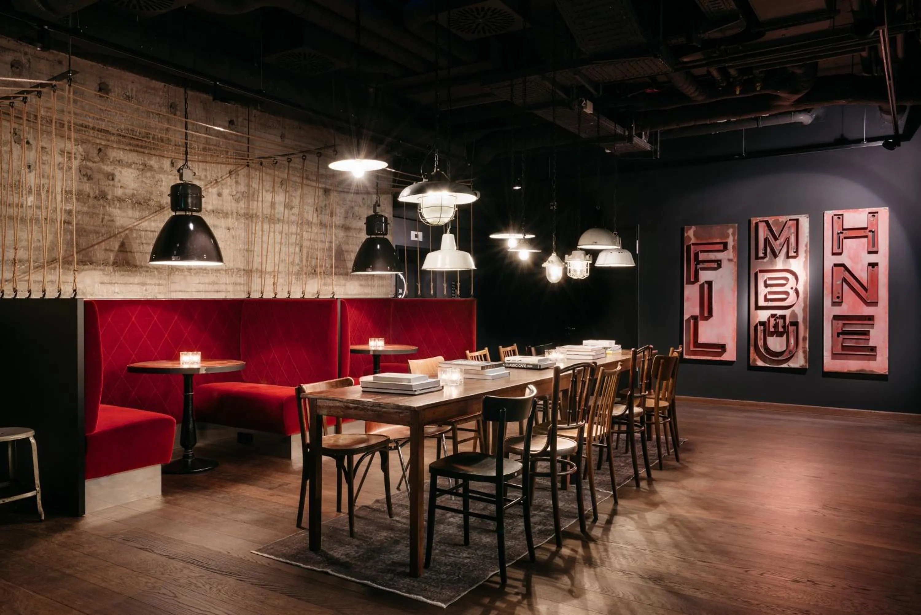 Lounge or bar in Ruby Leni Hotel Dusseldorf