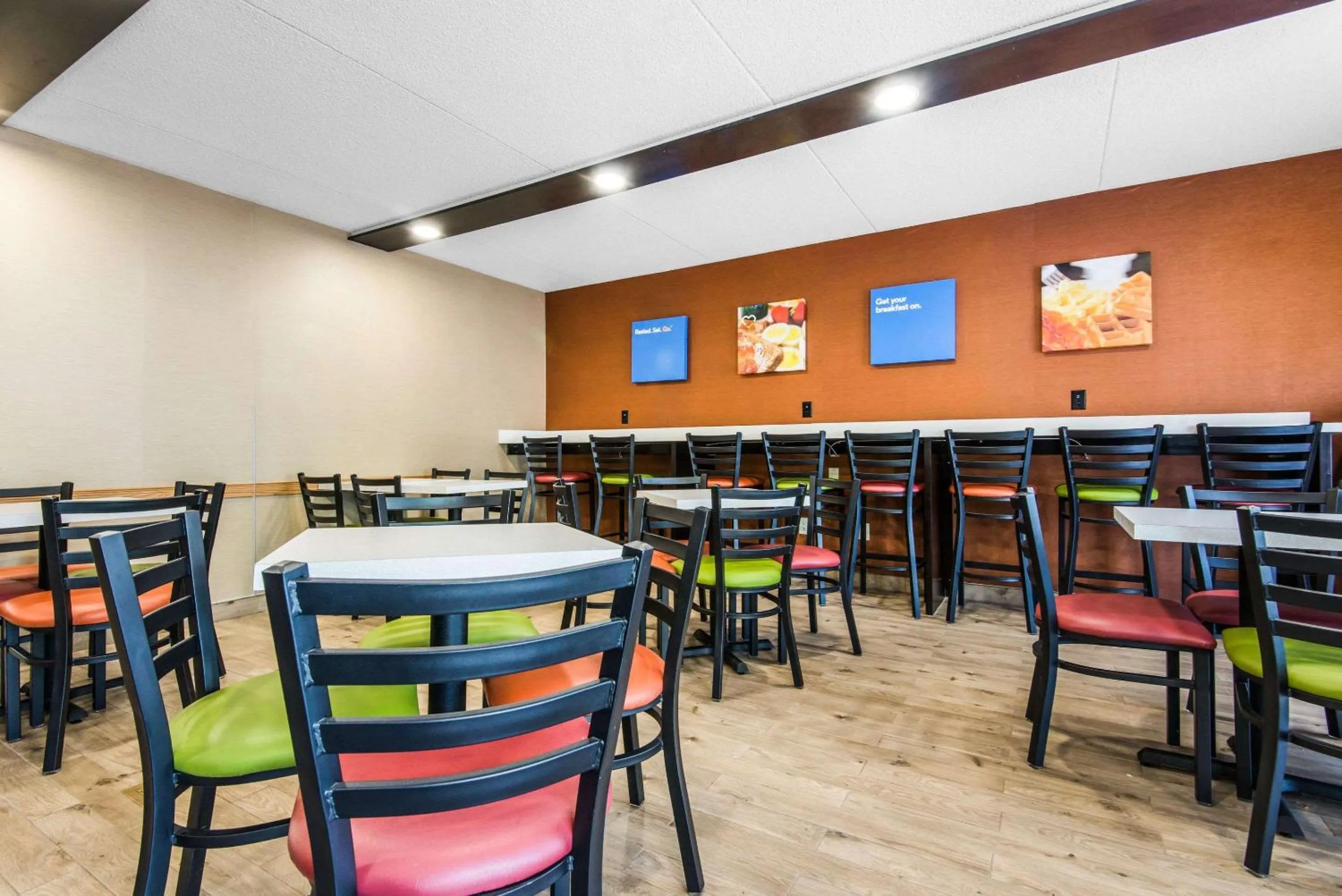 Restaurant/places to eat in Comfort Inn