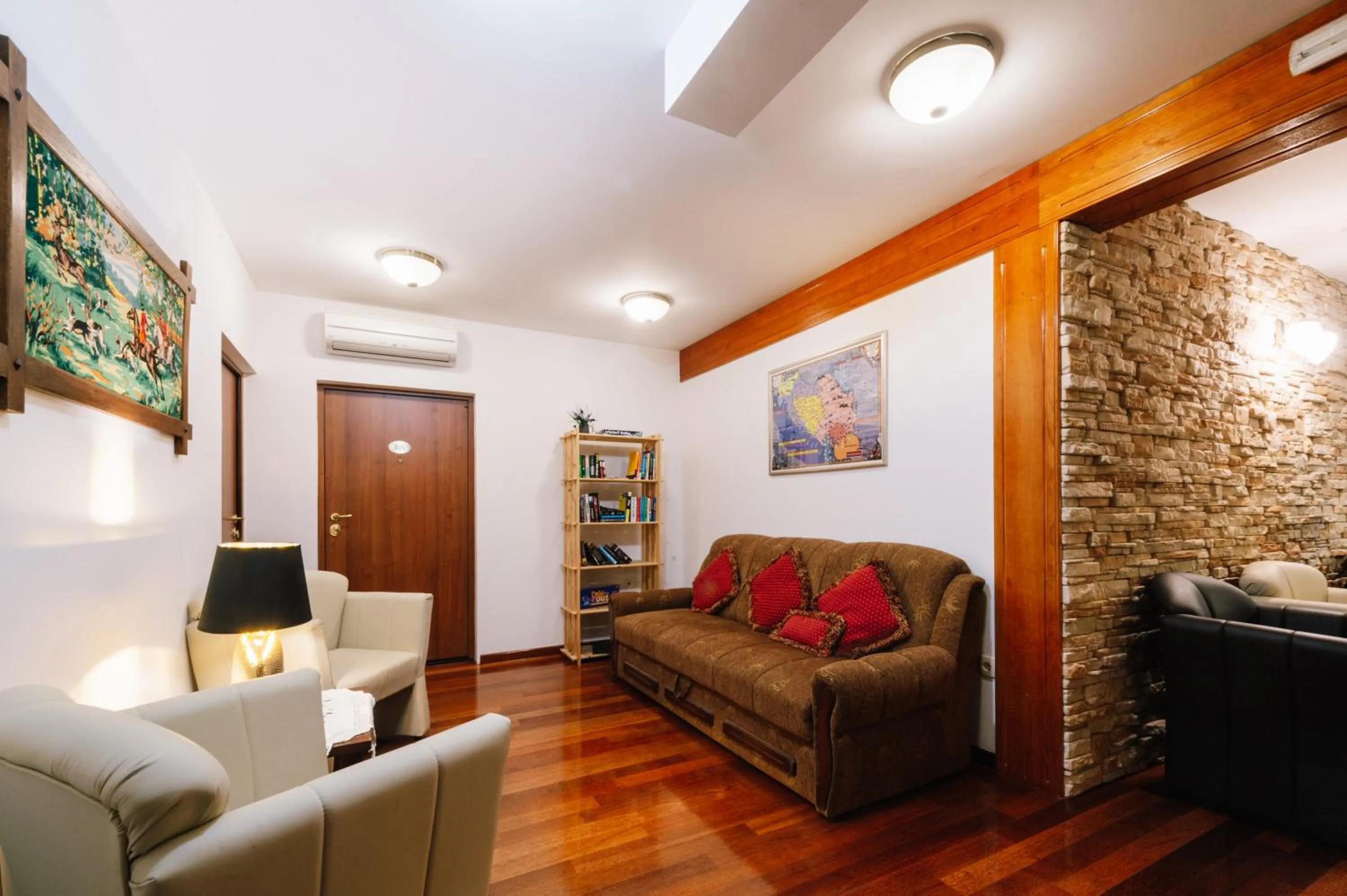 Library in Irish House Međugorje