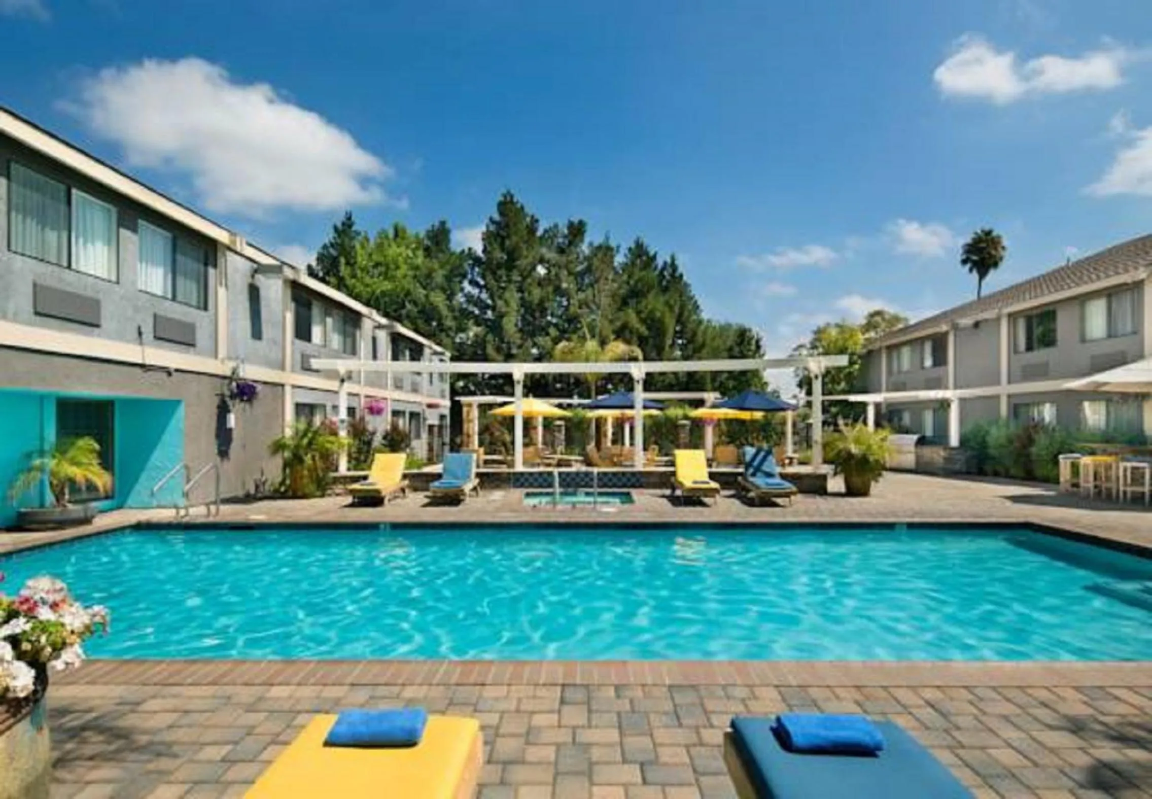 Spring in Maple Tree Inn