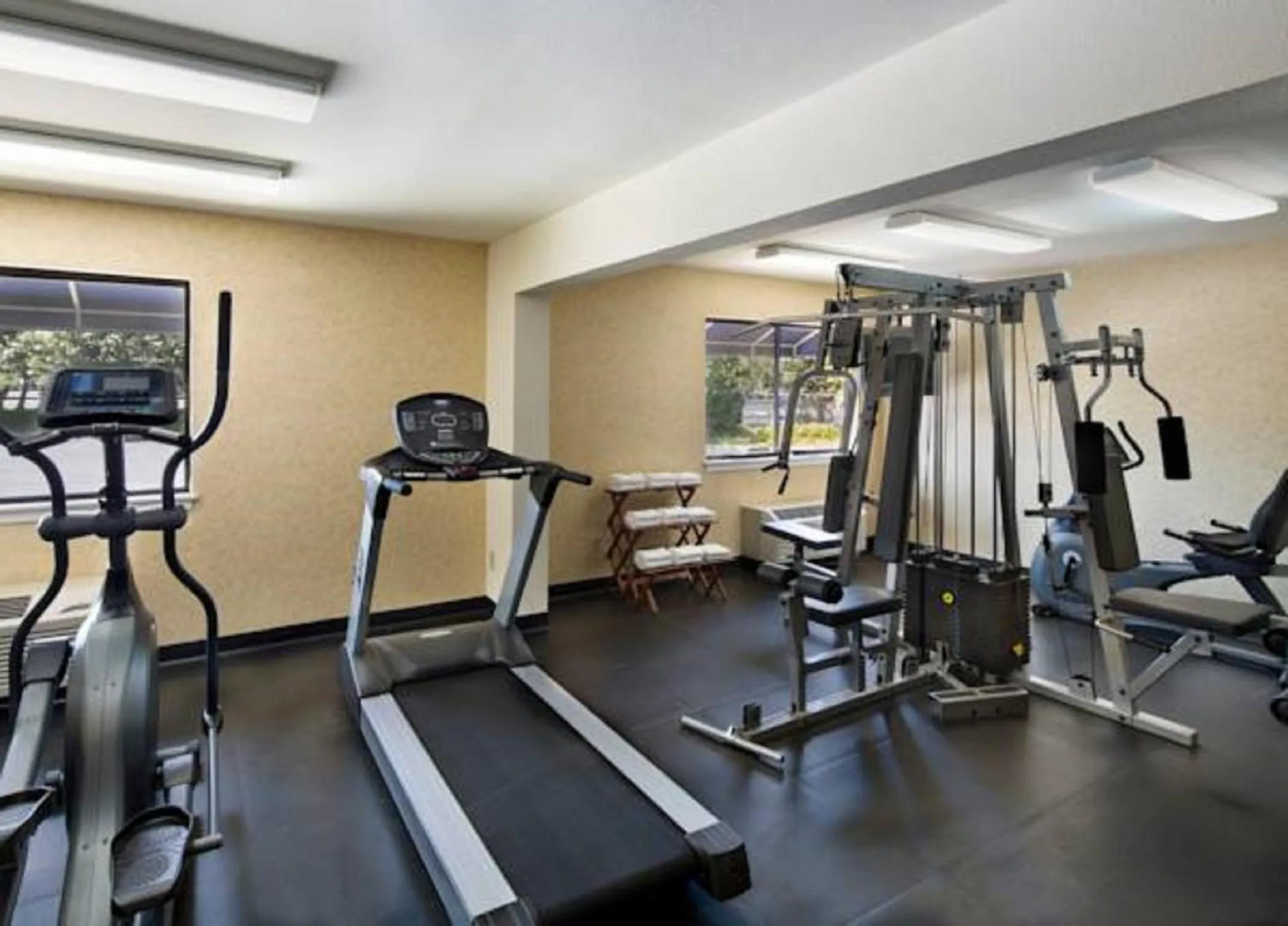 Fitness centre/facilities in Maple Tree Inn