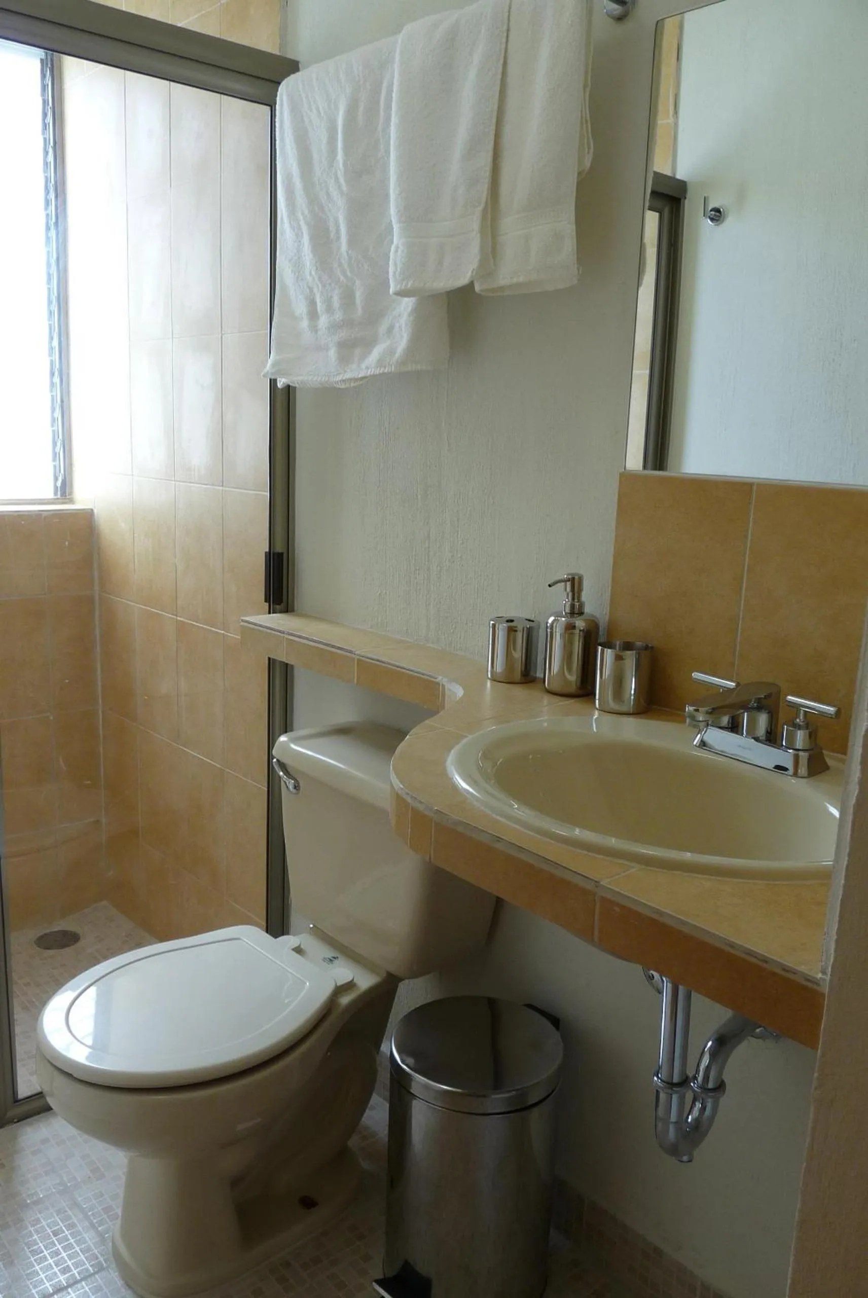 Bathroom in Axkan Arte Hotel