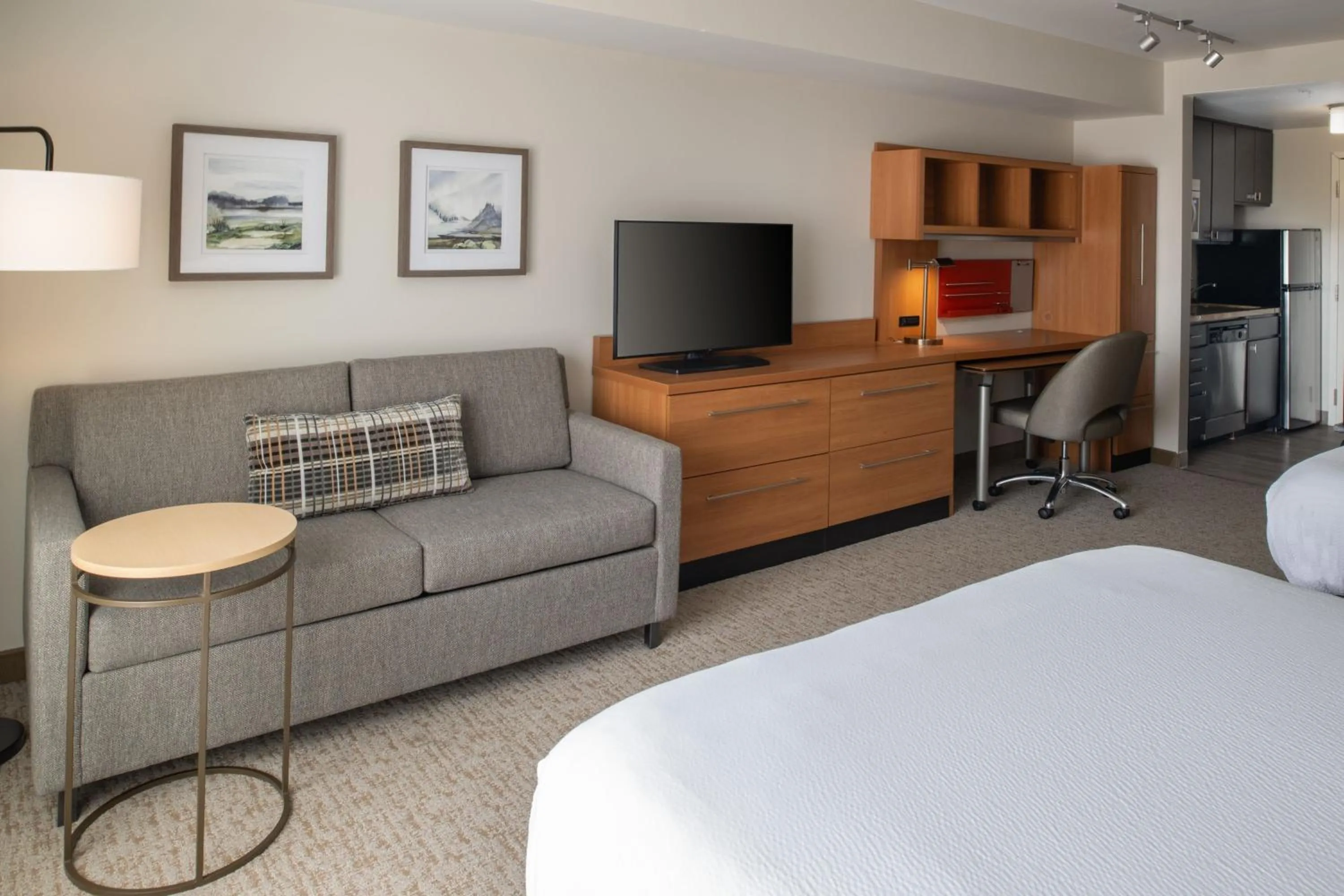 Photo of the whole room, Bed in TownePlace Suites Richland Columbia Point