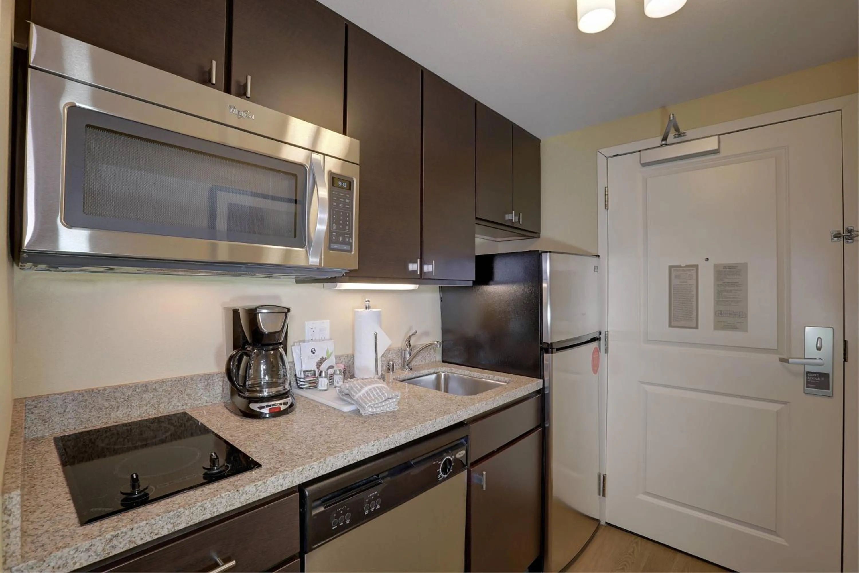 Kitchen or kitchenette in TownePlace Suites Richland Columbia Point