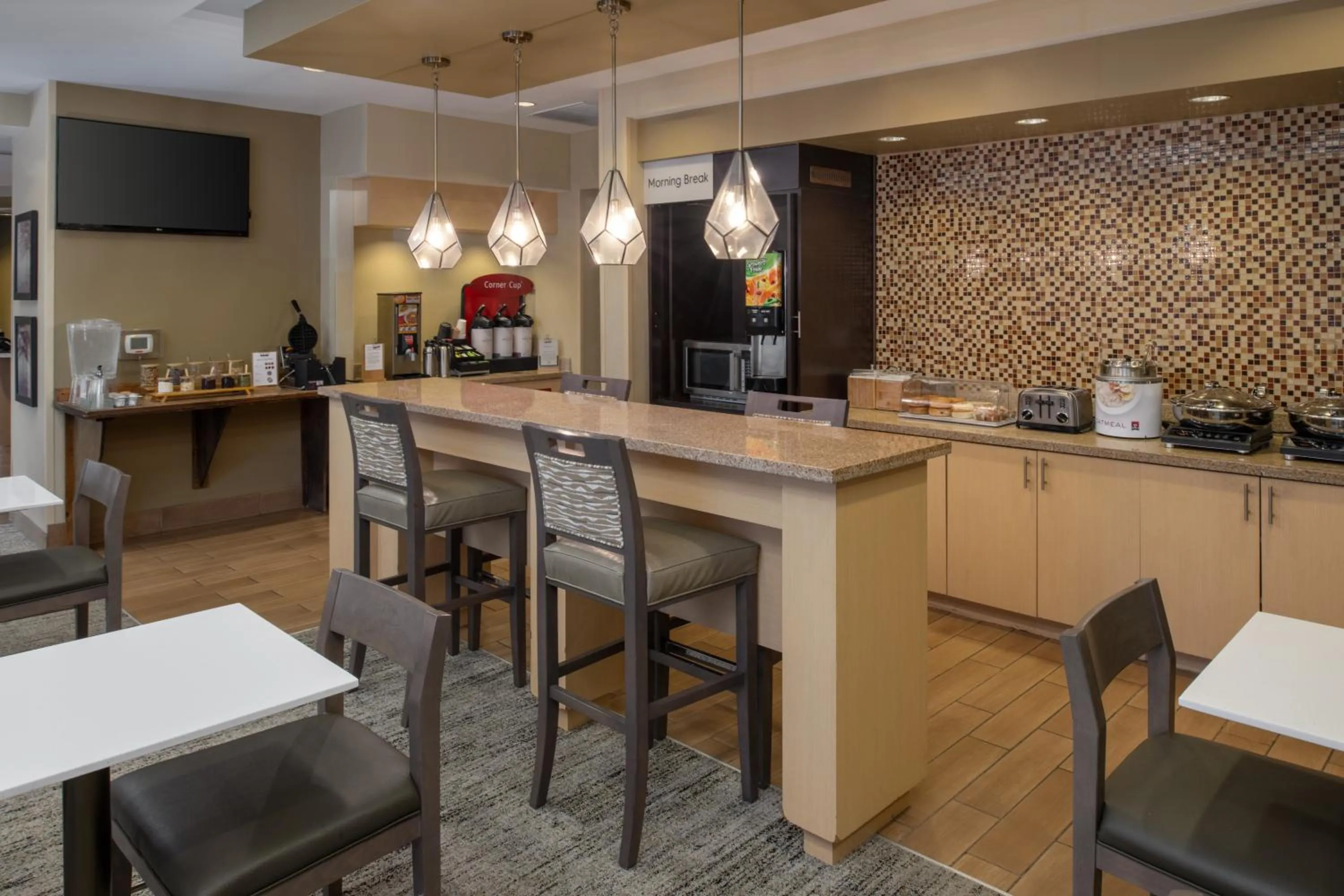 Dining area in TownePlace Suites Richland Columbia Point