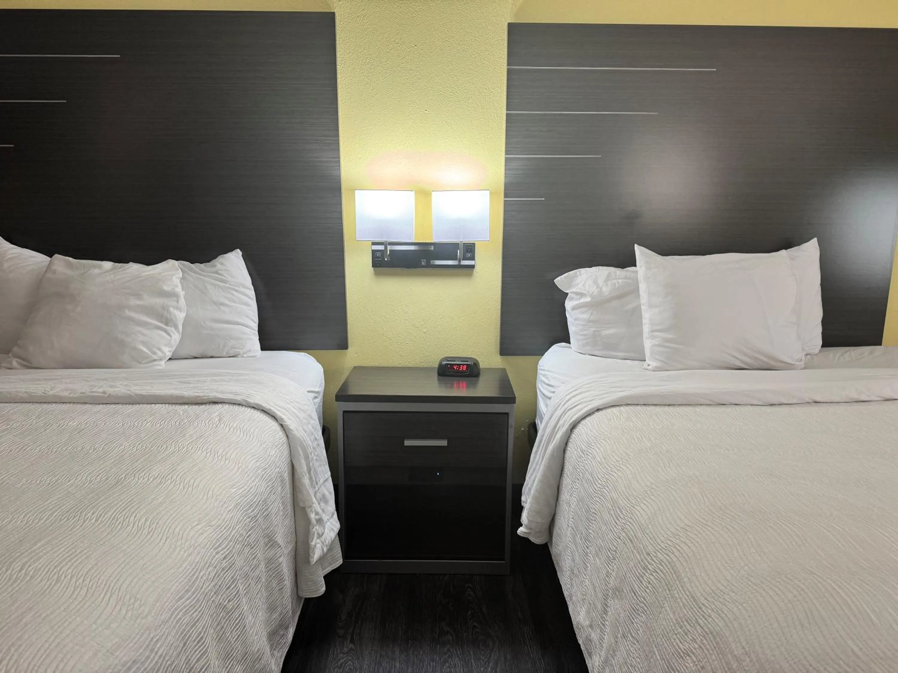 Bed in Wingate by Wyndham Biloxi - Ocean Springs