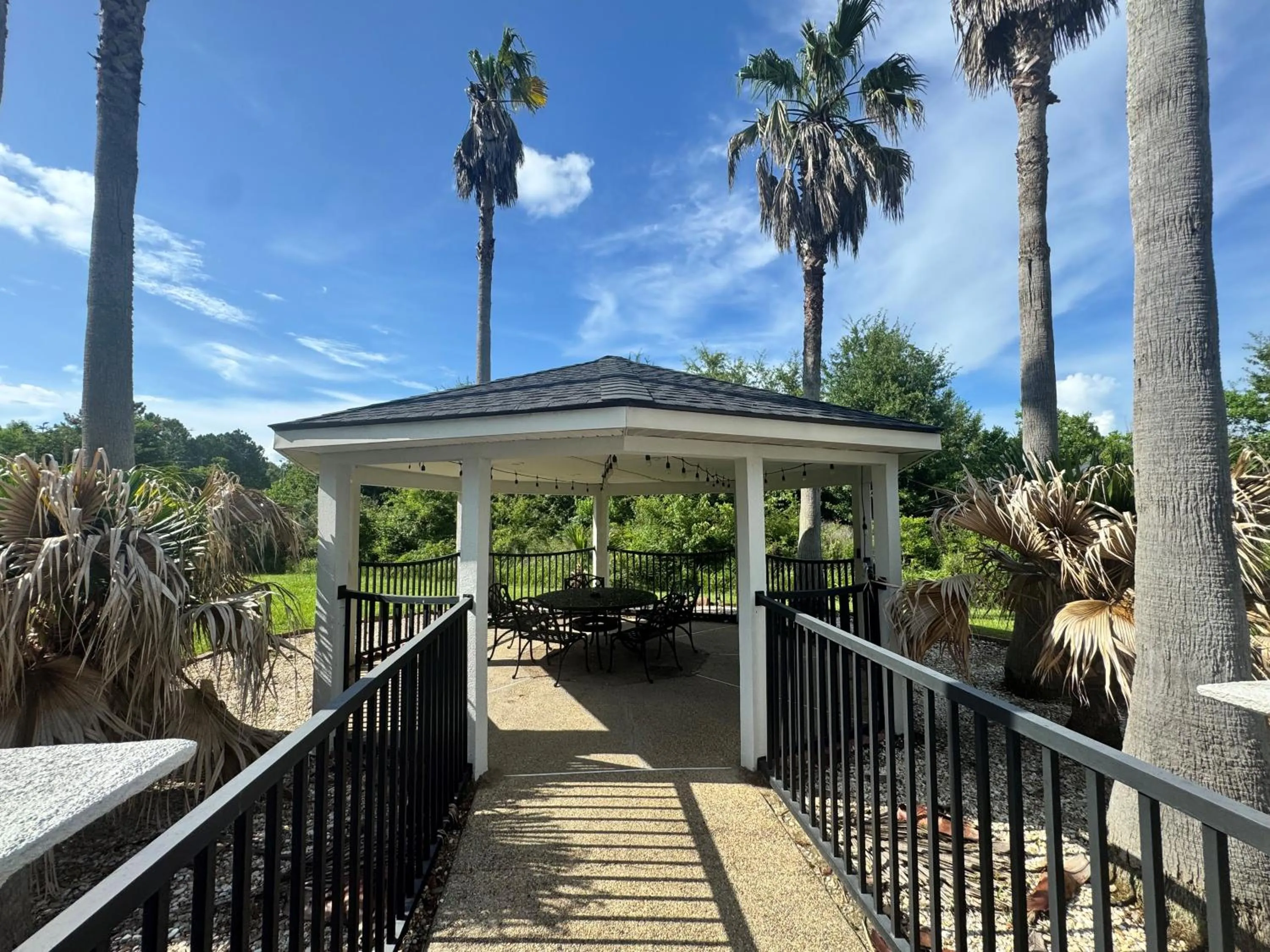 Seating area in Wingate by Wyndham Biloxi - Ocean Springs