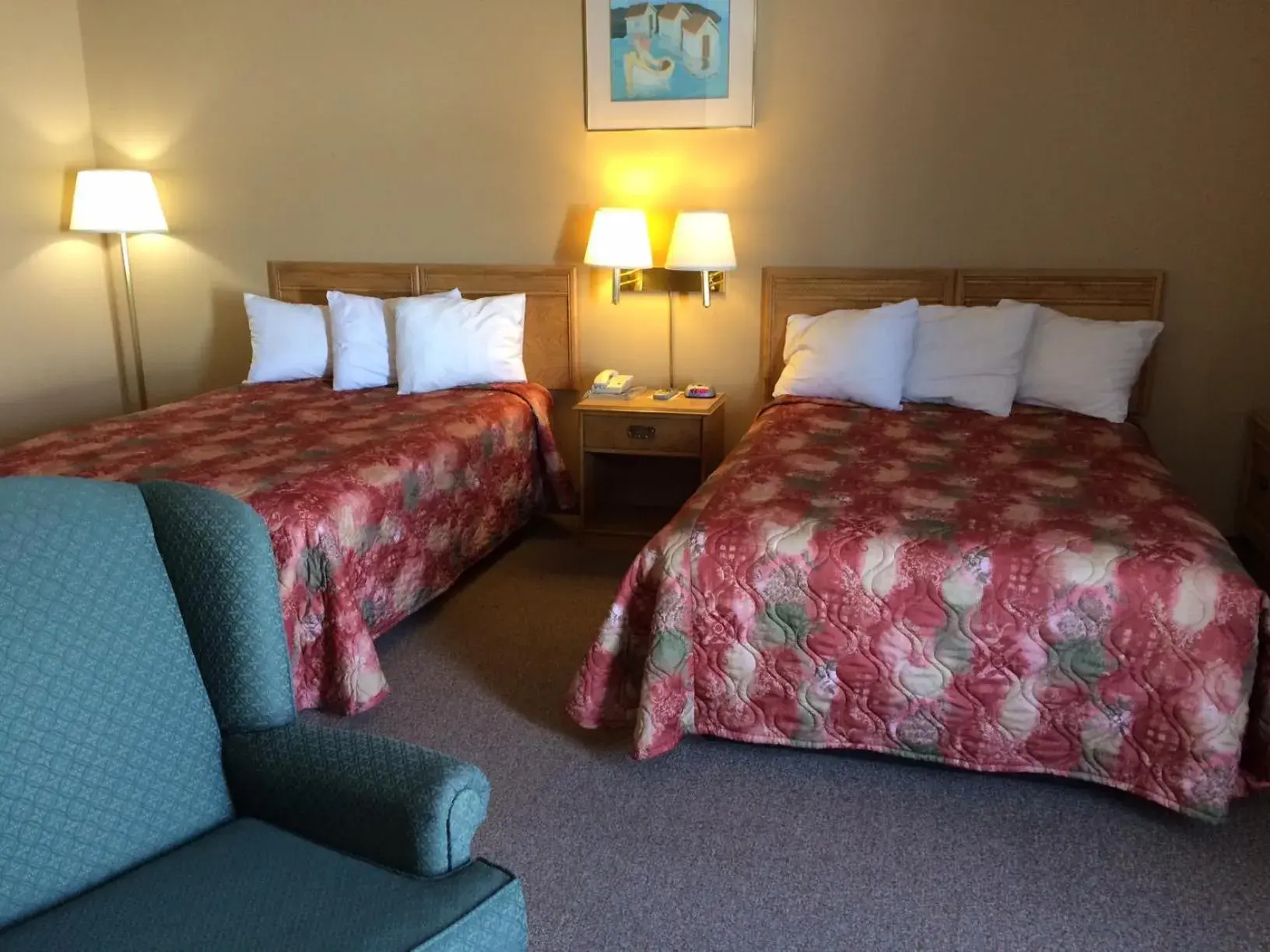 Double Room with Two Double Beds in Haven Inn Double Room with Two Double Beds in Haven Inn