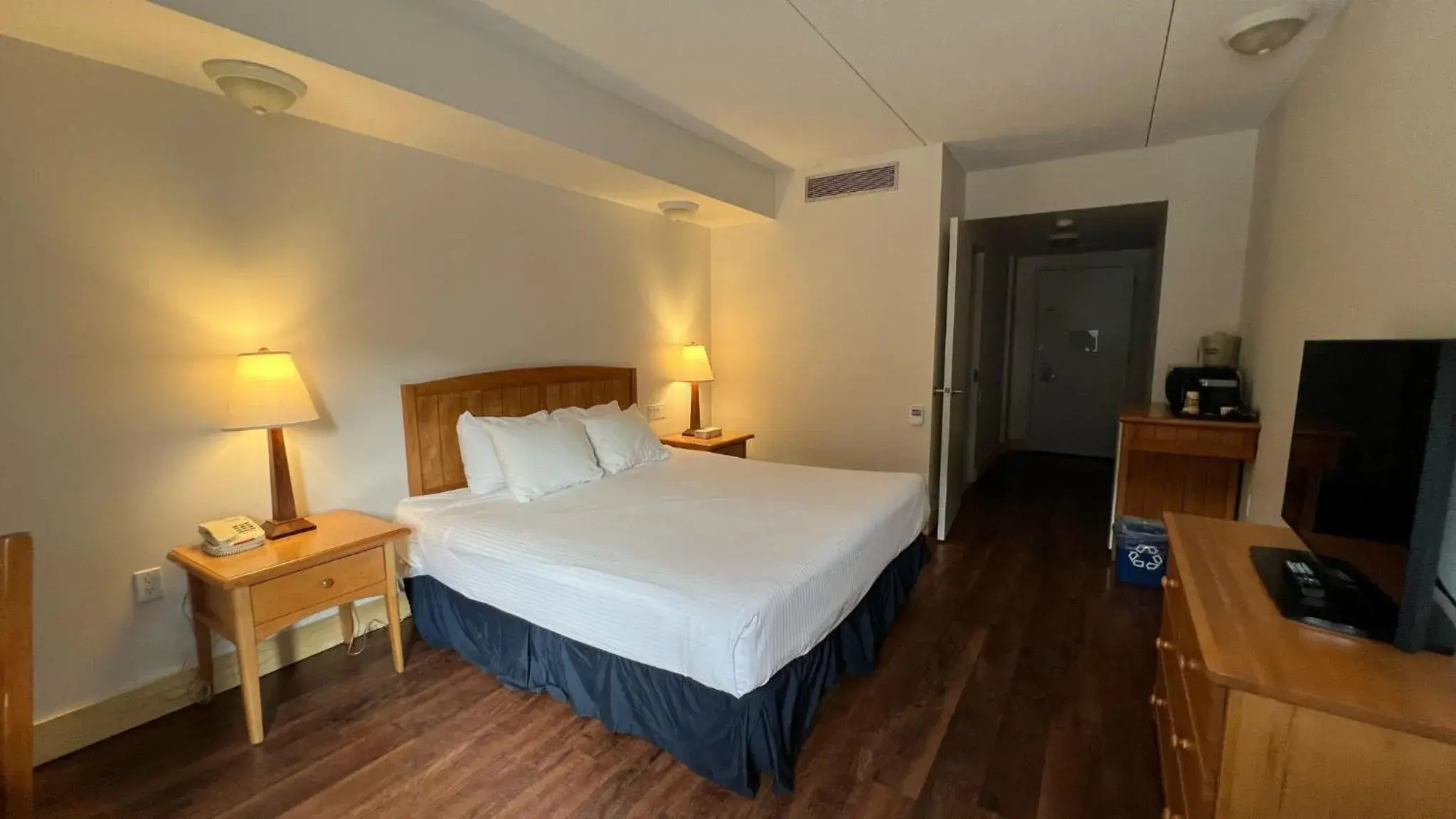 King Room - Disability Access in Manning Park Resort King Room - Disability Access in Manning Park Resort