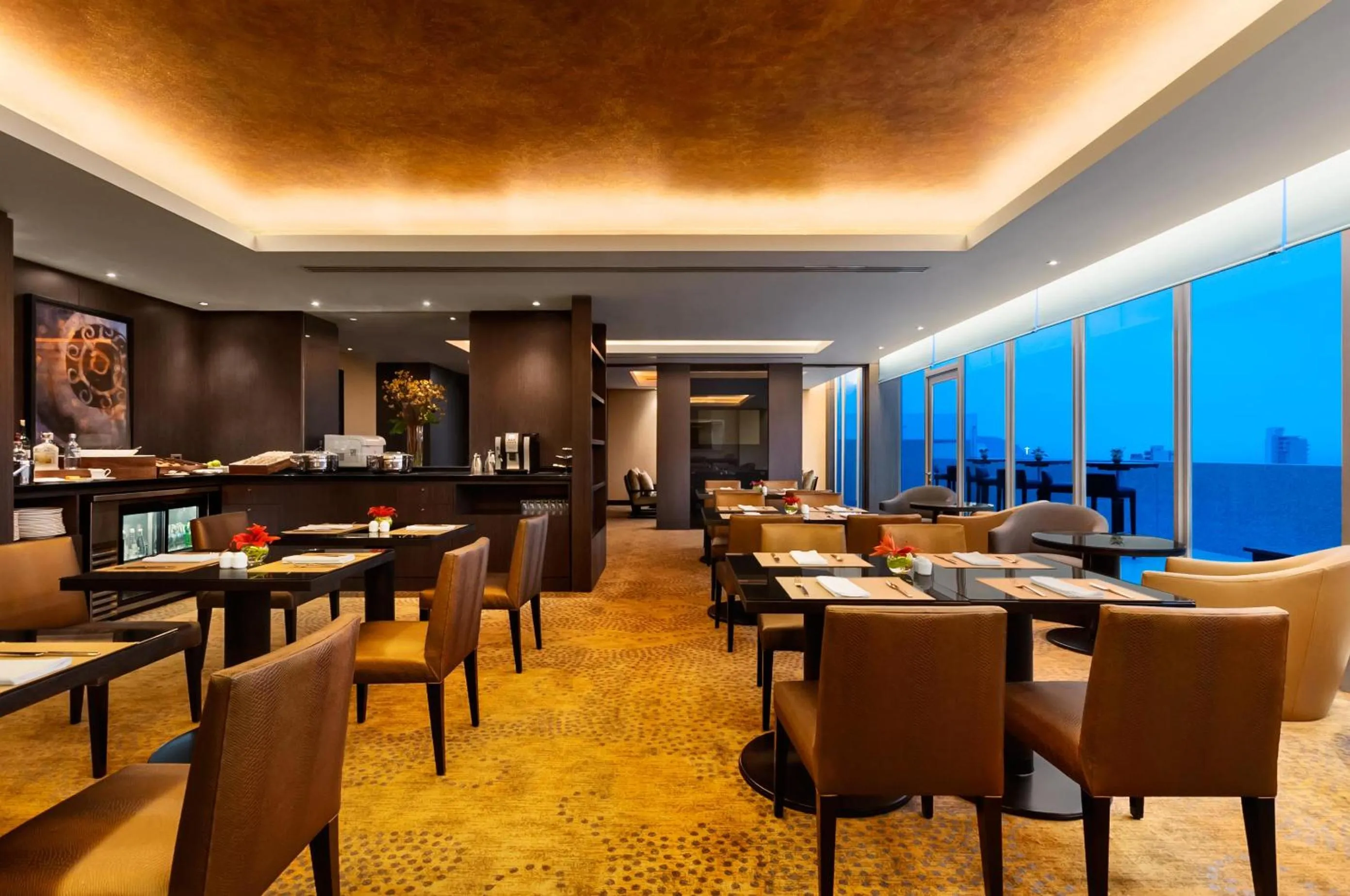 Lounge or bar in Hilton Lima Miraflores