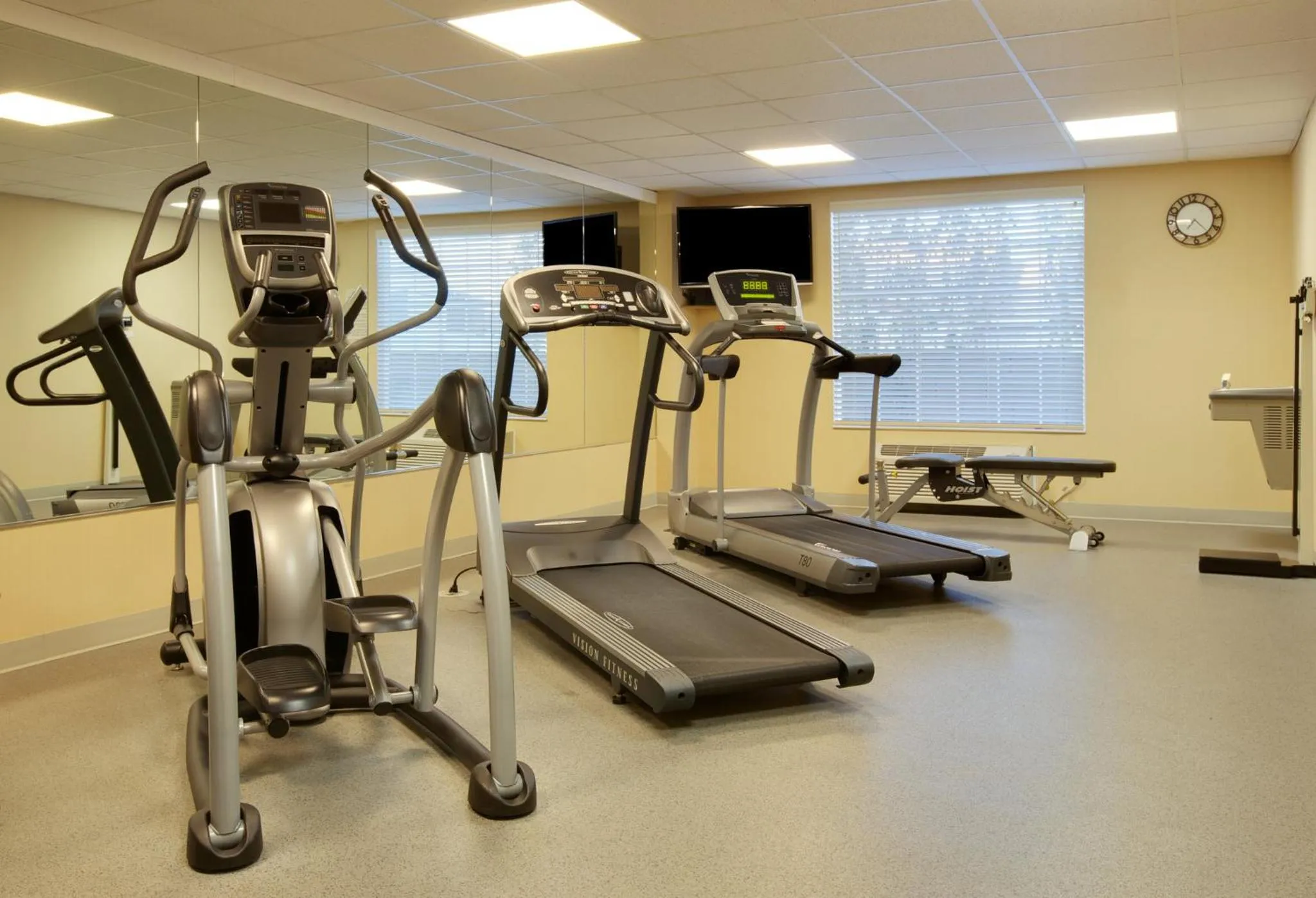 Spa and wellness centre/facilities in Holiday Inn Express Oakdale by IHG
