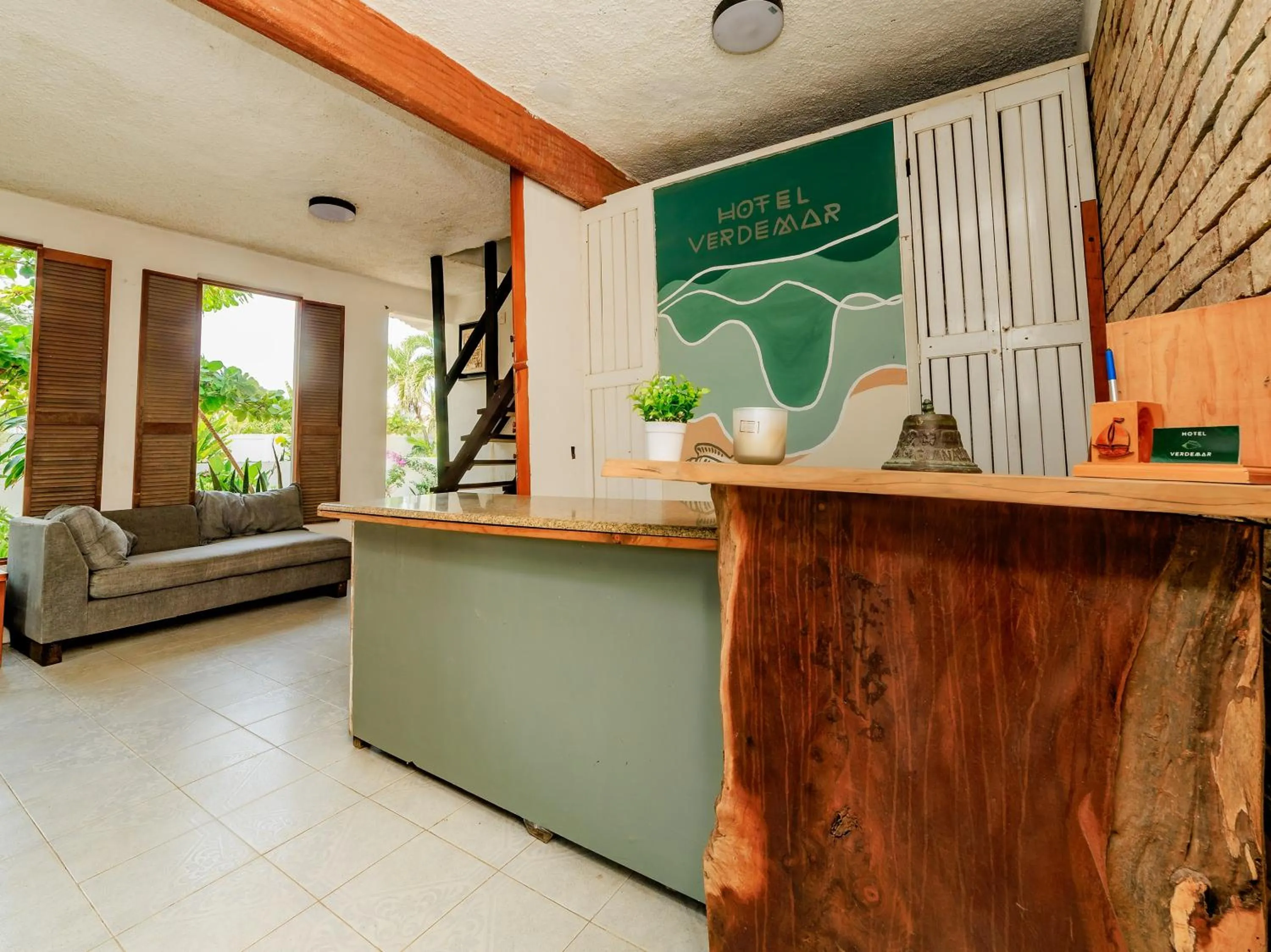 Lobby or reception in Capital O Verdemar, Pie de la Cuesta