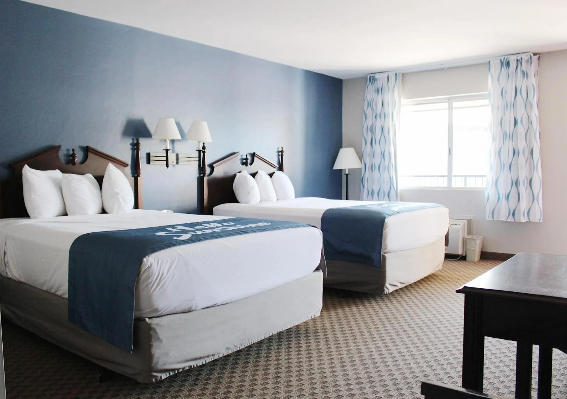 Bed in Days Inn by Wyndham Show Low