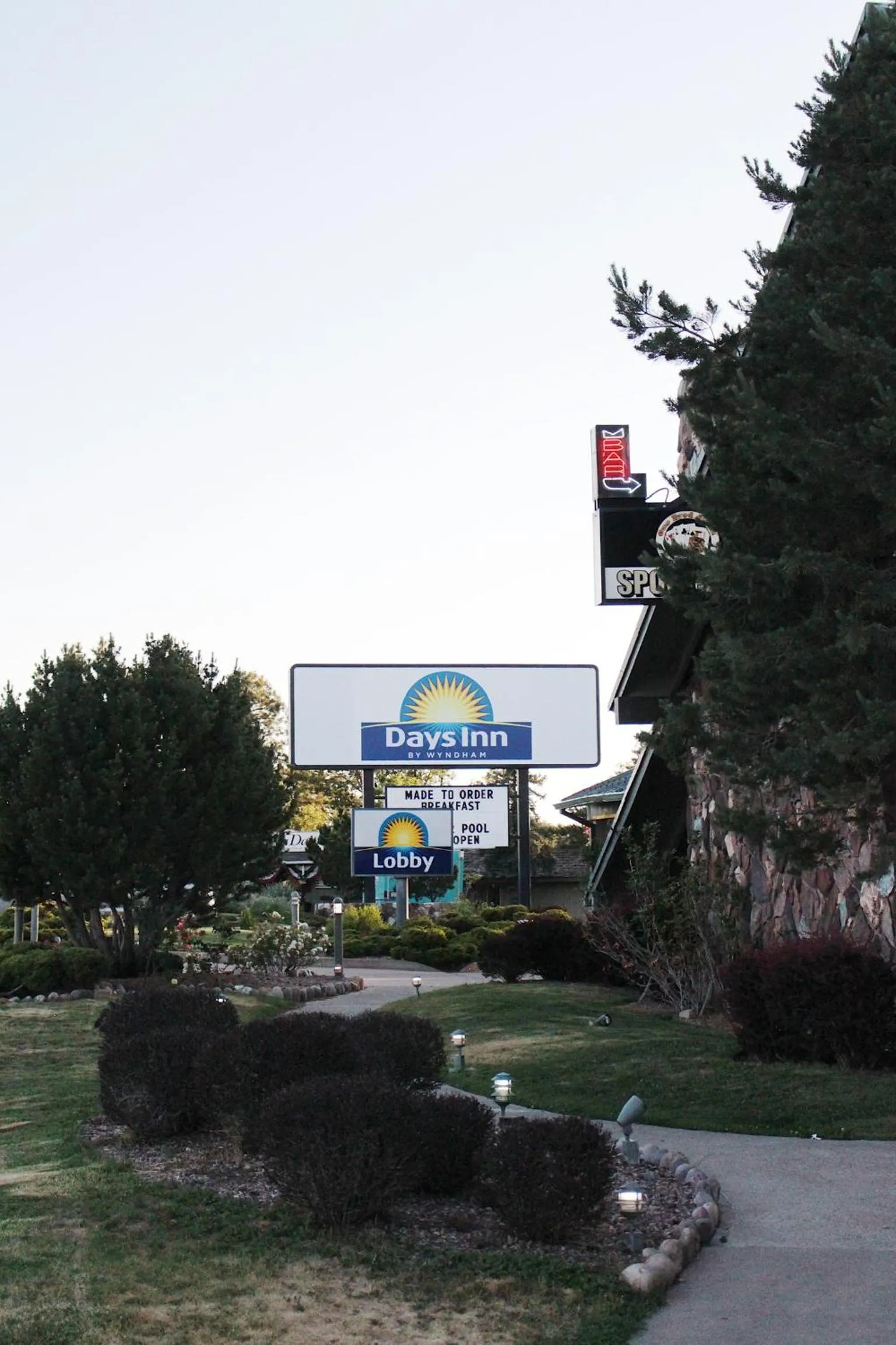 Days Inn by Wyndham Show Low