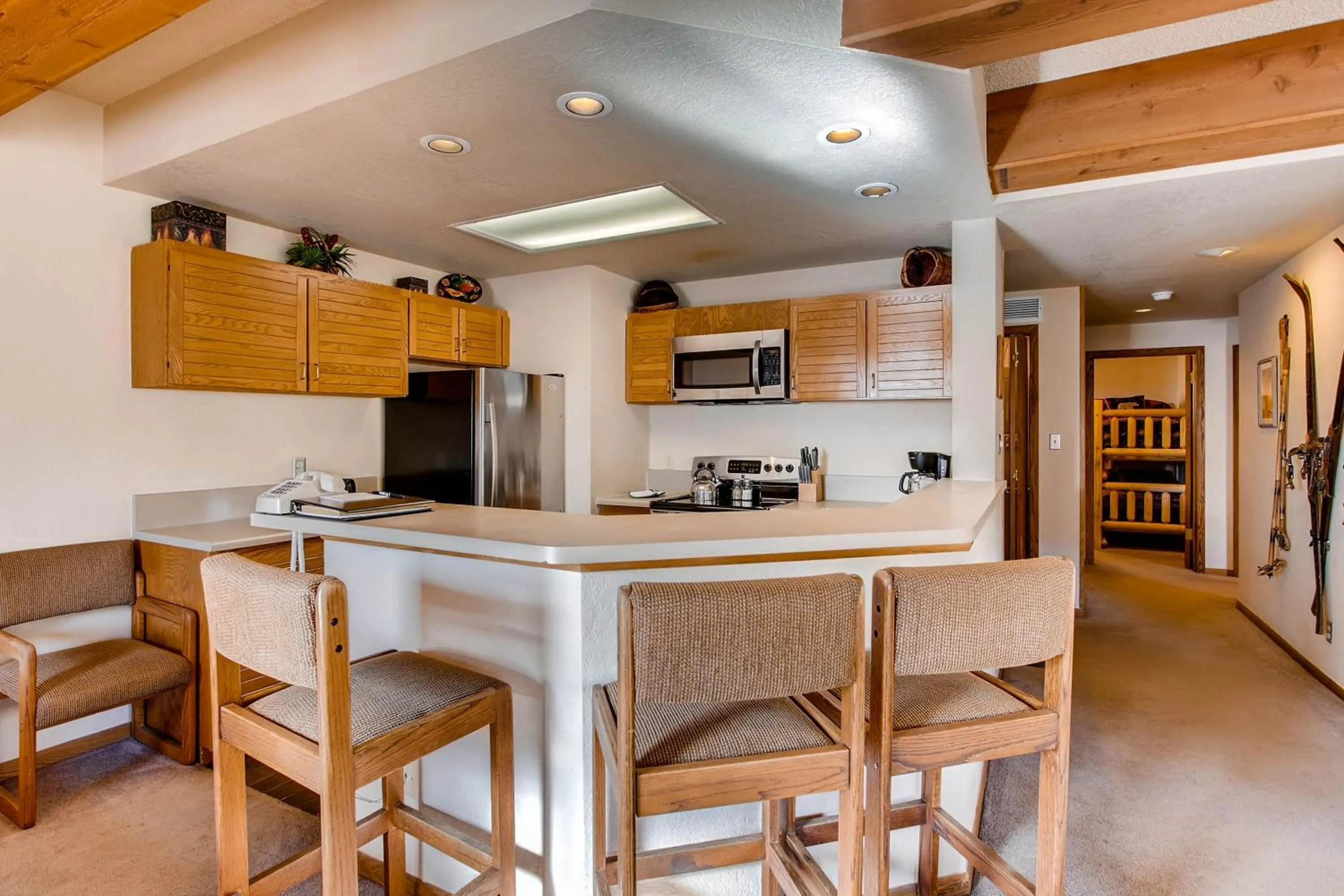 Updated 2 Br With View Of Lifts Condo