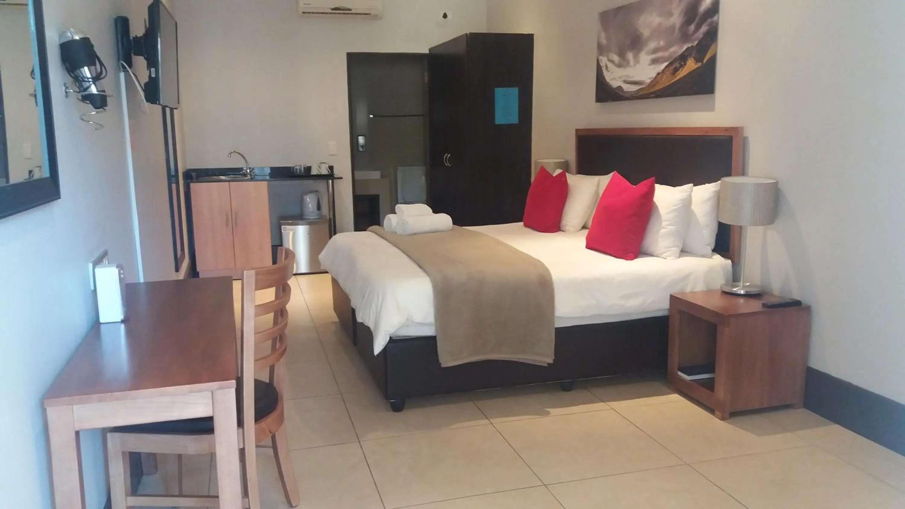 Bedroom, Bed in Clanwilliam Hotel