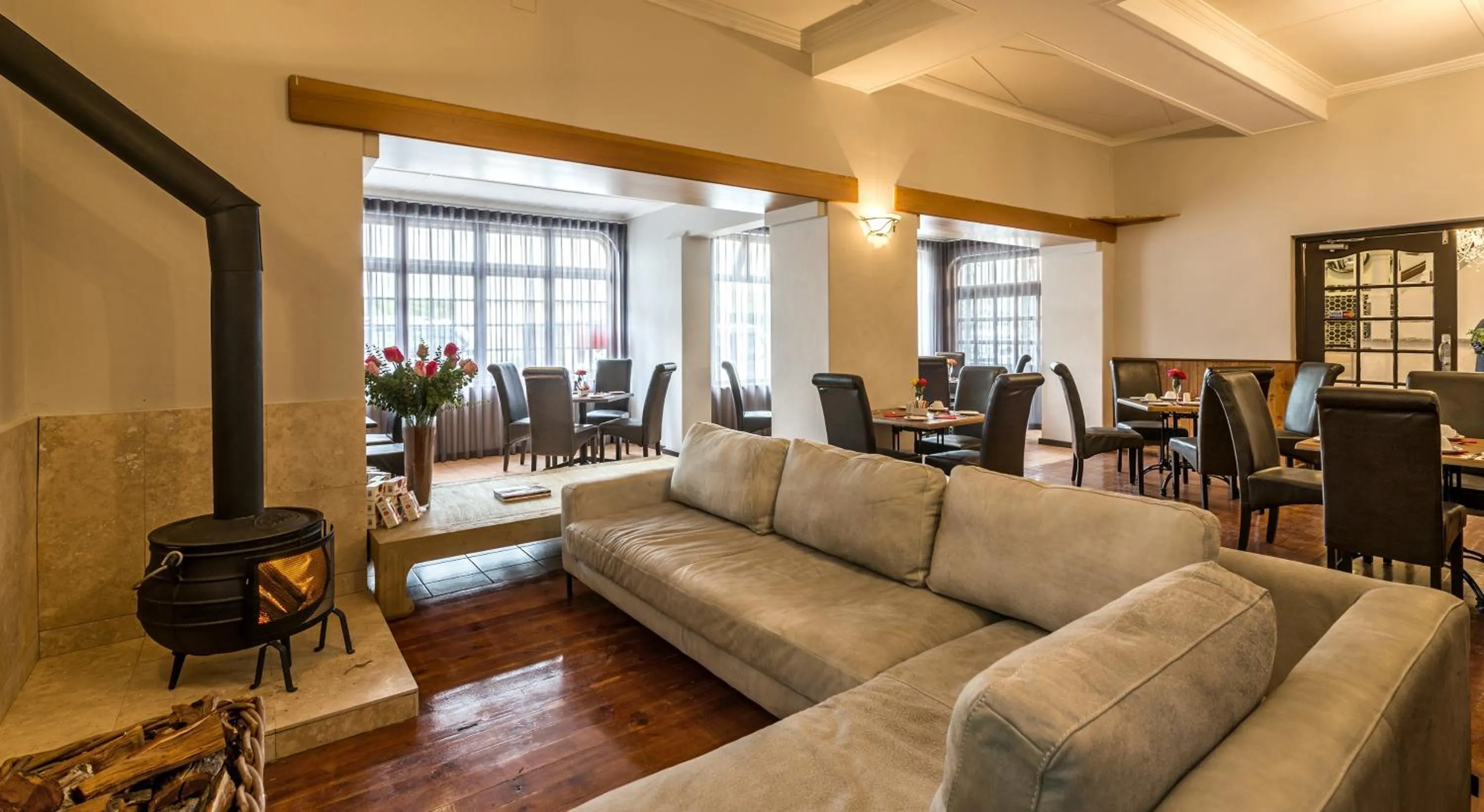 Restaurant/places to eat in Clanwilliam Hotel