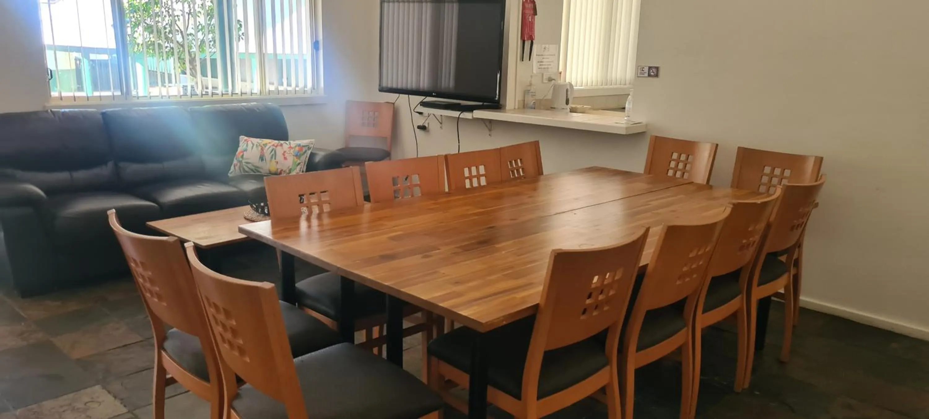 Dining area in The Retreat Port Stephens