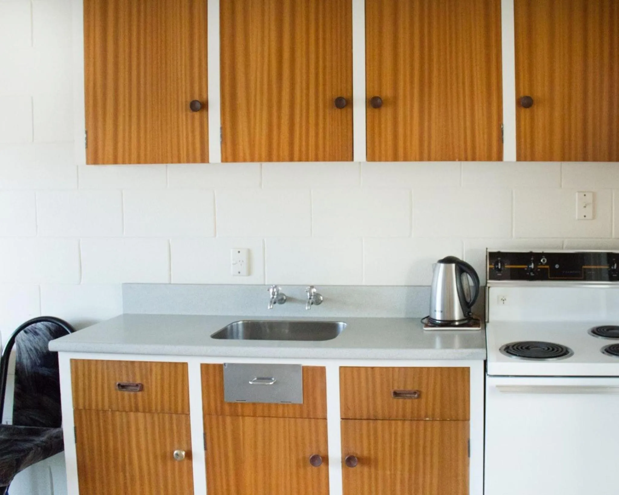 Kitchen or kitchenette in Alpine Motel