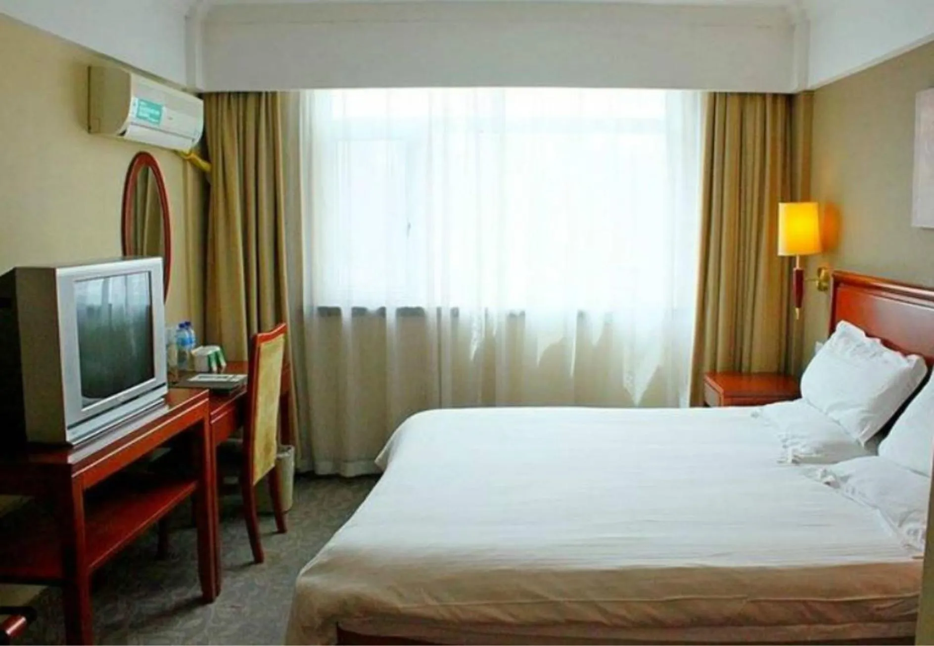 GMA Hotel ShangHai WuNing Road ZhenPing Road Metro Station