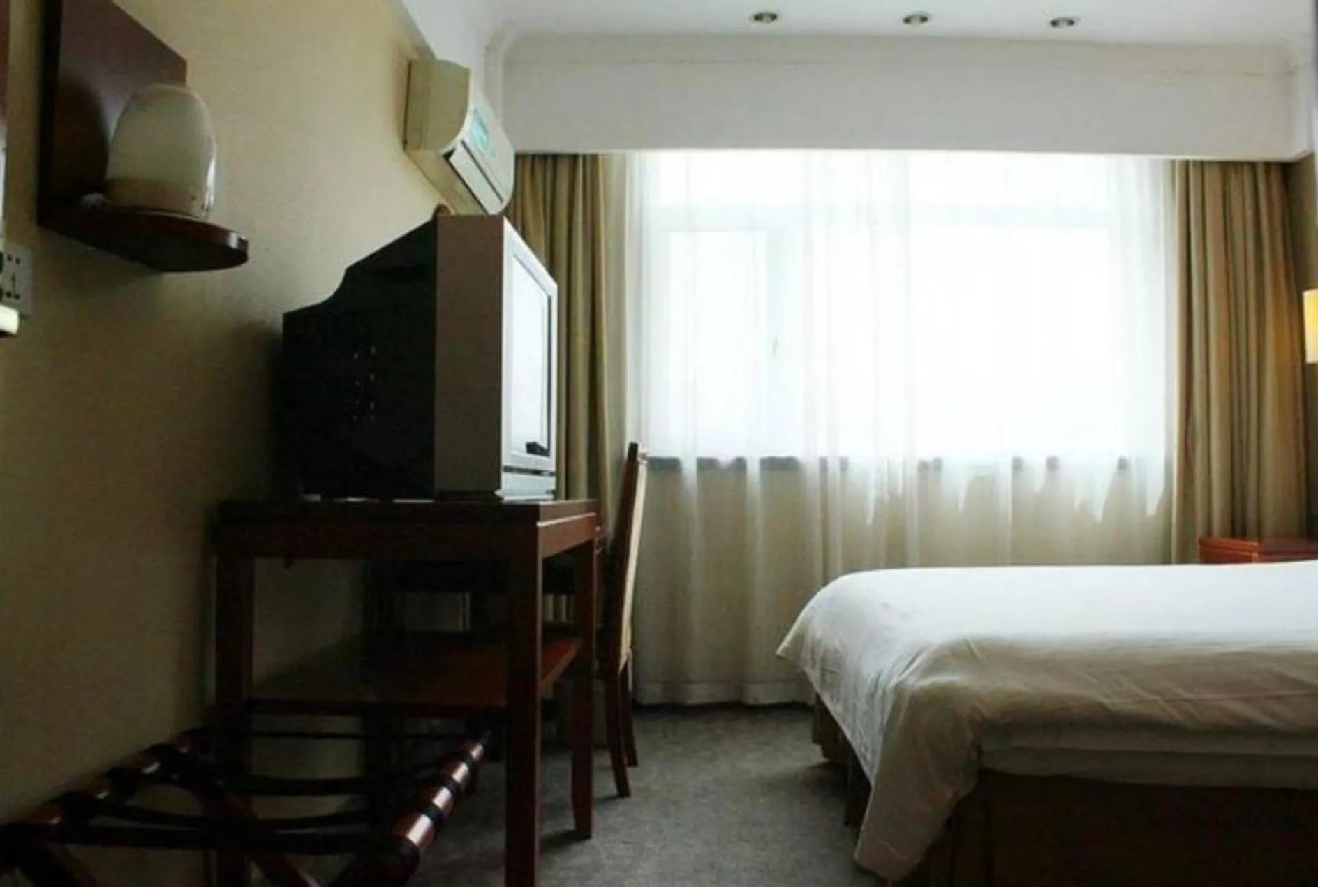 GMA Hotel ShangHai WuNing Road ZhenPing Road Metro Station