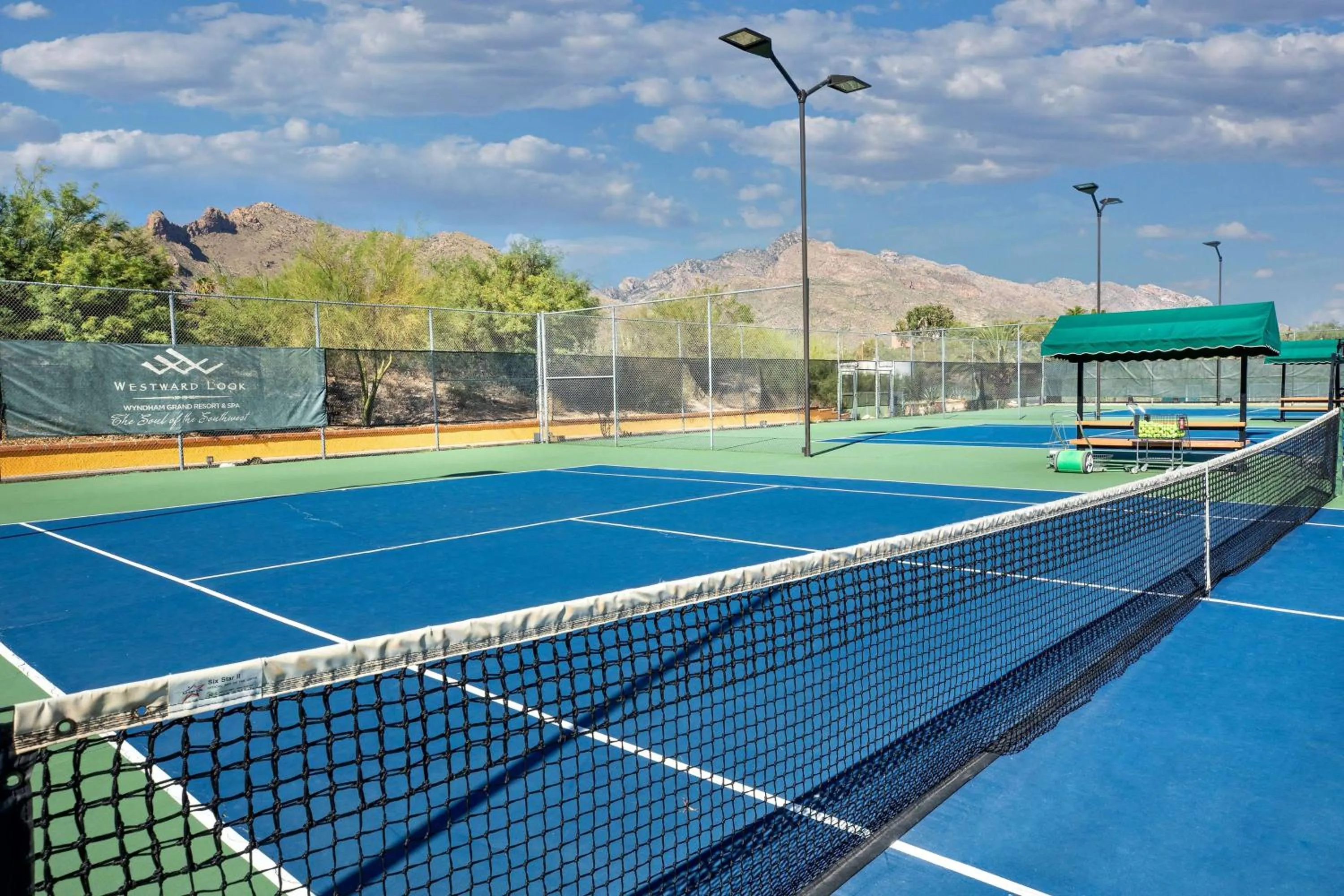 Tennis court in Westward Look Wyndham Grand Resort & Spa
